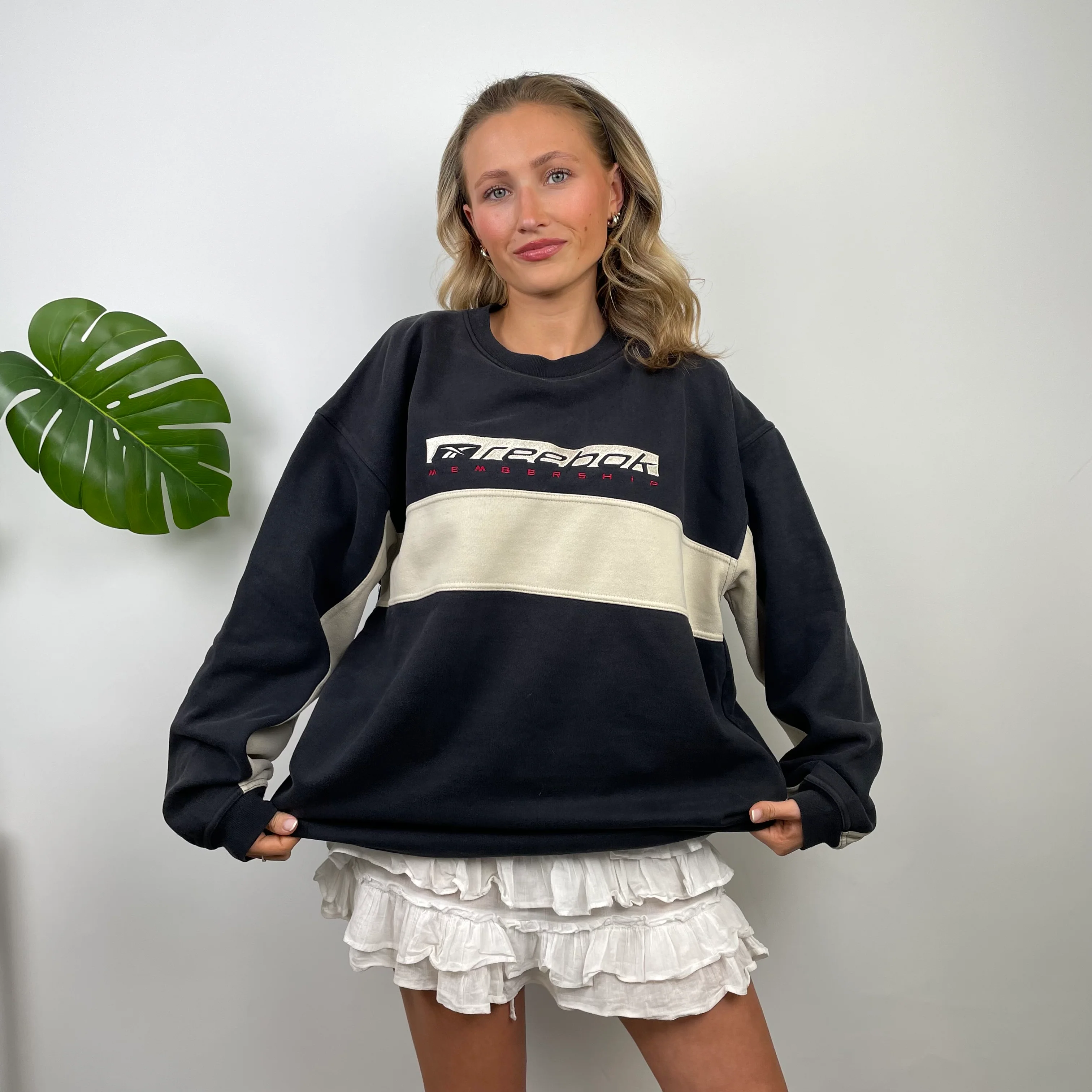 Reebok Membership RARE Black and Cream Embroidered Spell Out Sweatshirt (L) - Image 2