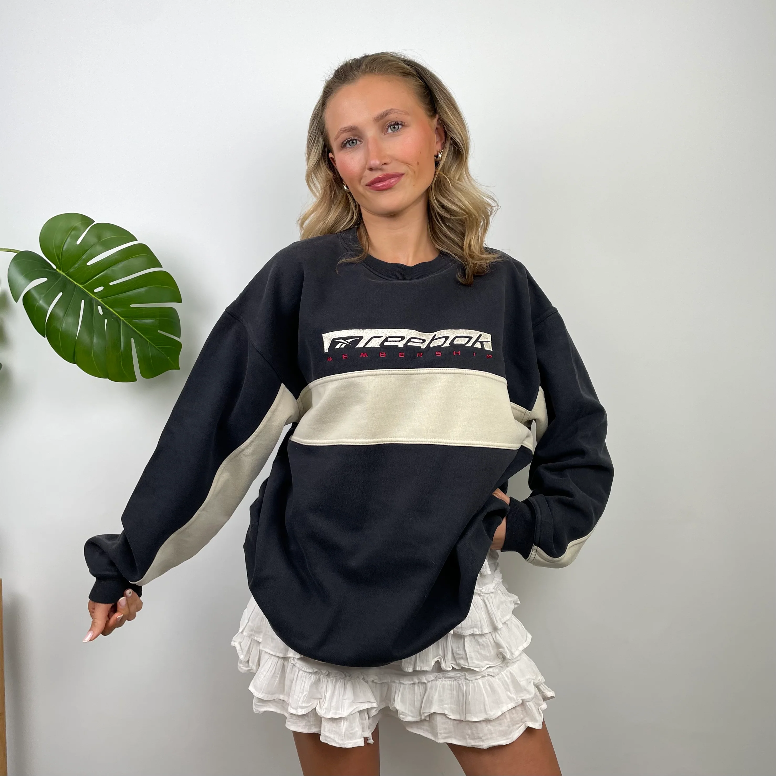 Reebok Membership RARE Black and Cream Embroidered Spell Out Sweatshirt (L) - Image 4