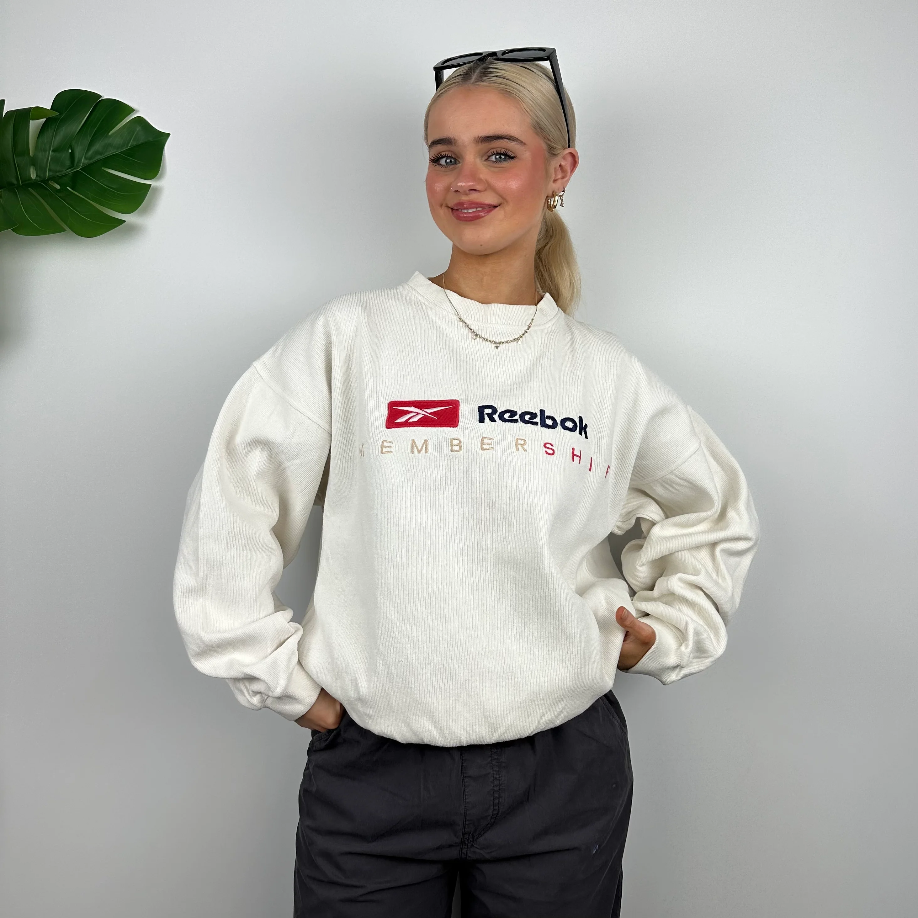 Reebok Membership RARE White Embroidered Spell Out Sweatshirt (M) - Image 2