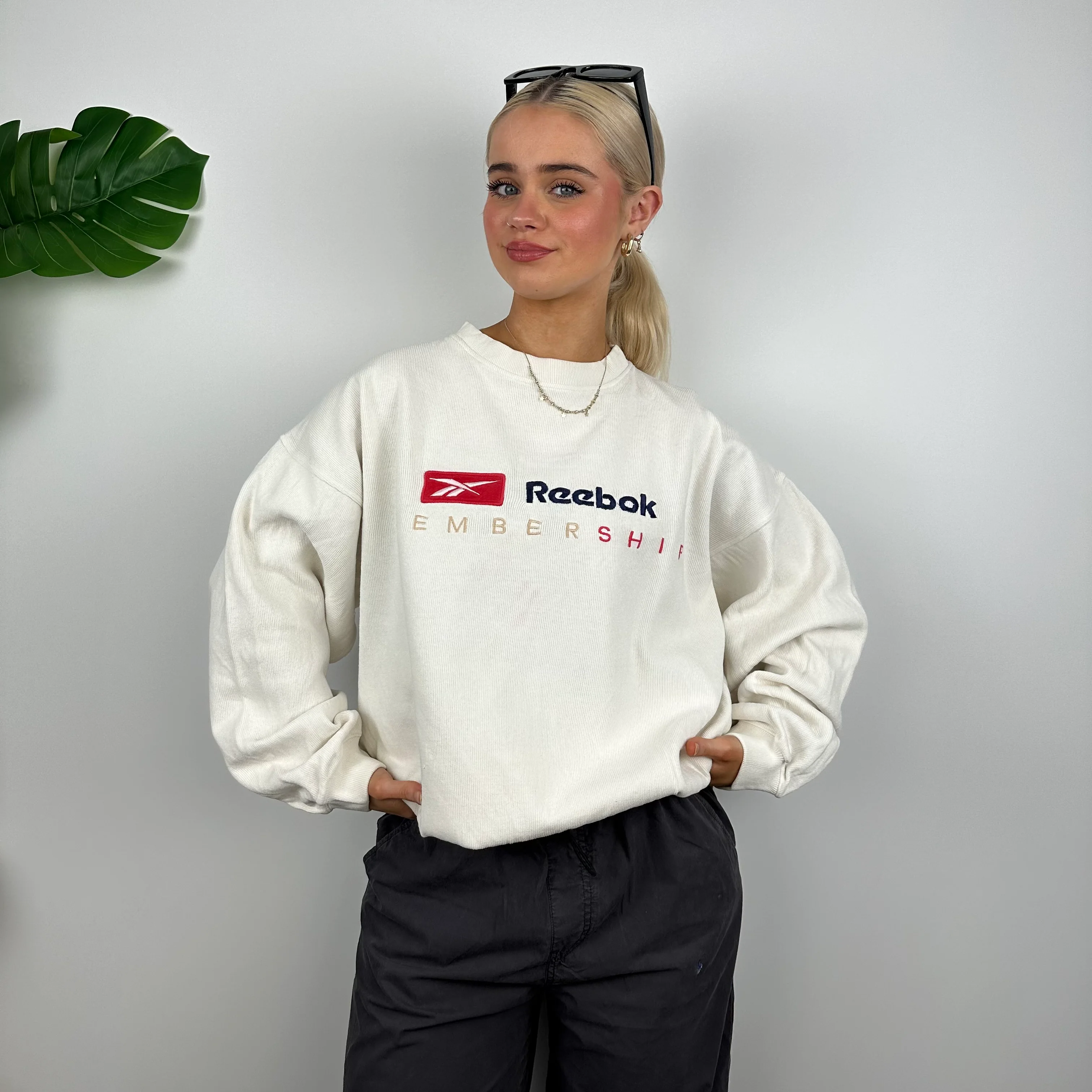 Reebok Membership RARE White Embroidered Spell Out Sweatshirt (M) - Image 4