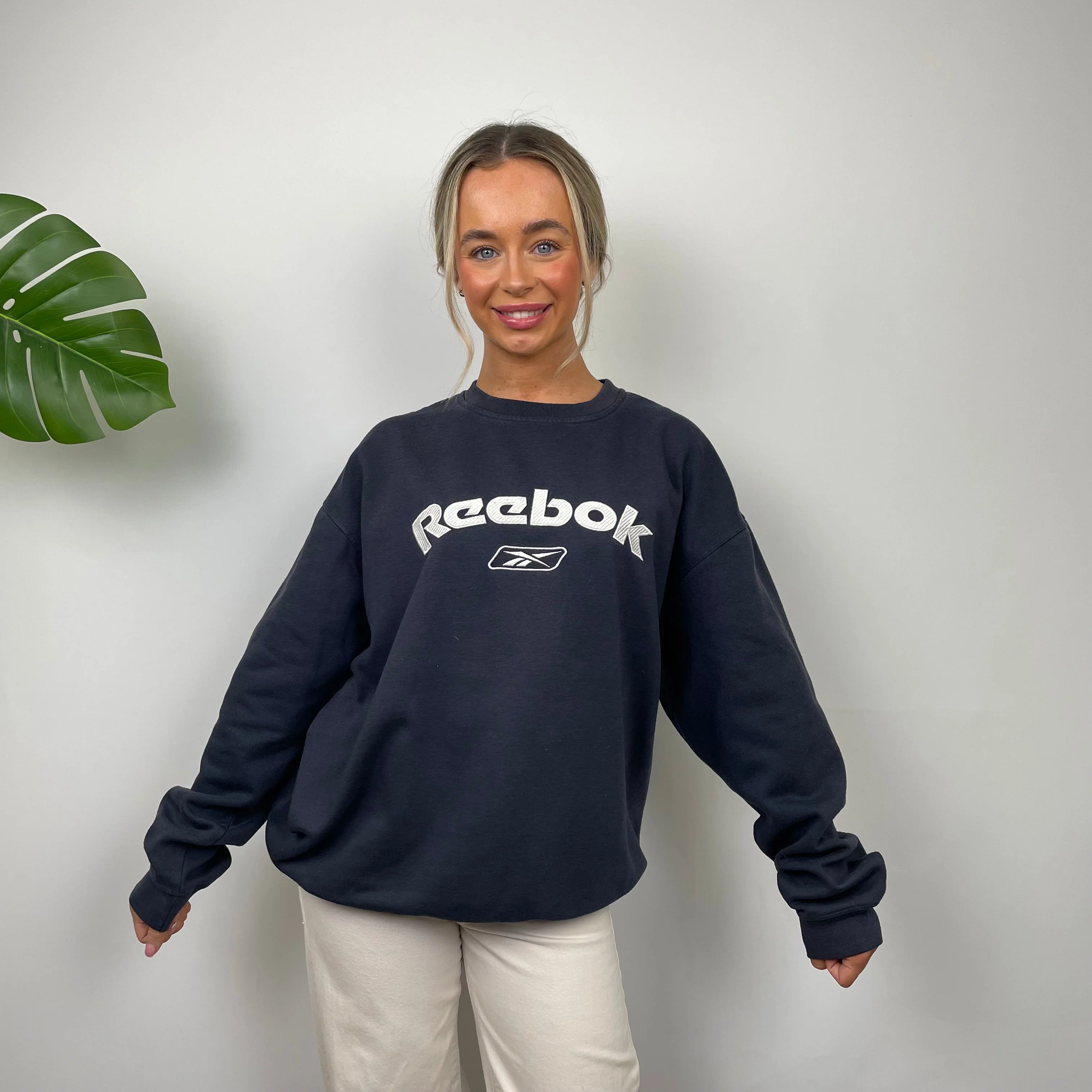 Reebok Navy Embroidered Spell Out Sweatshirt (M) - Image 3