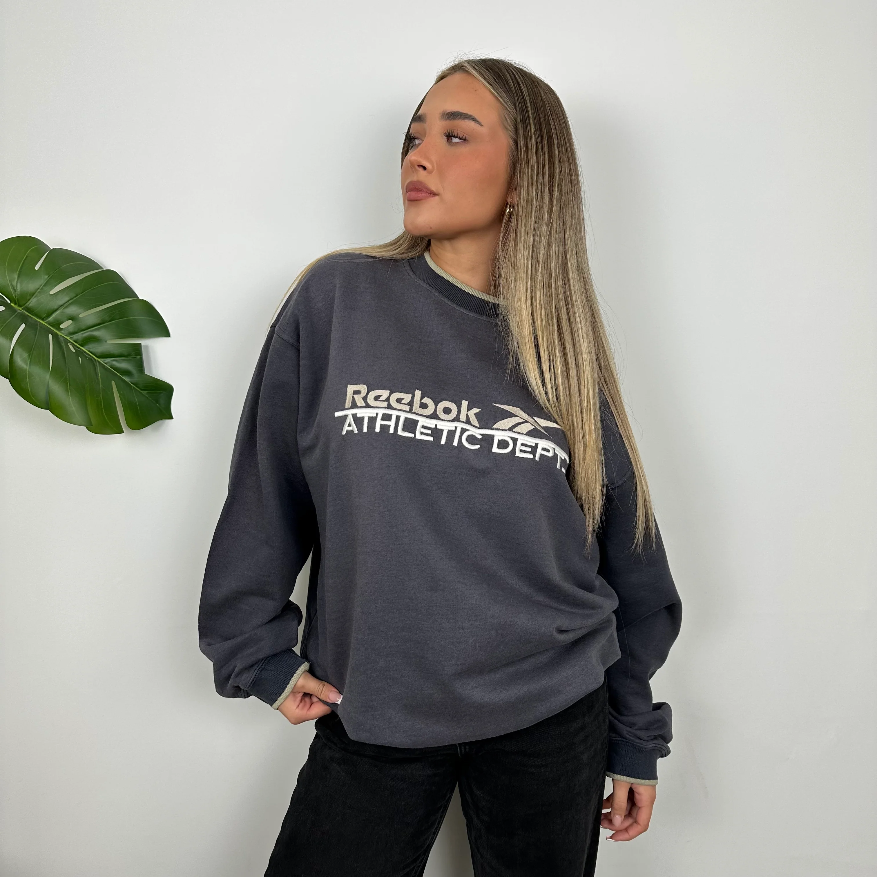 Reebok Navy Embroidered Spell Out Sweatshirt (M) - Image 4