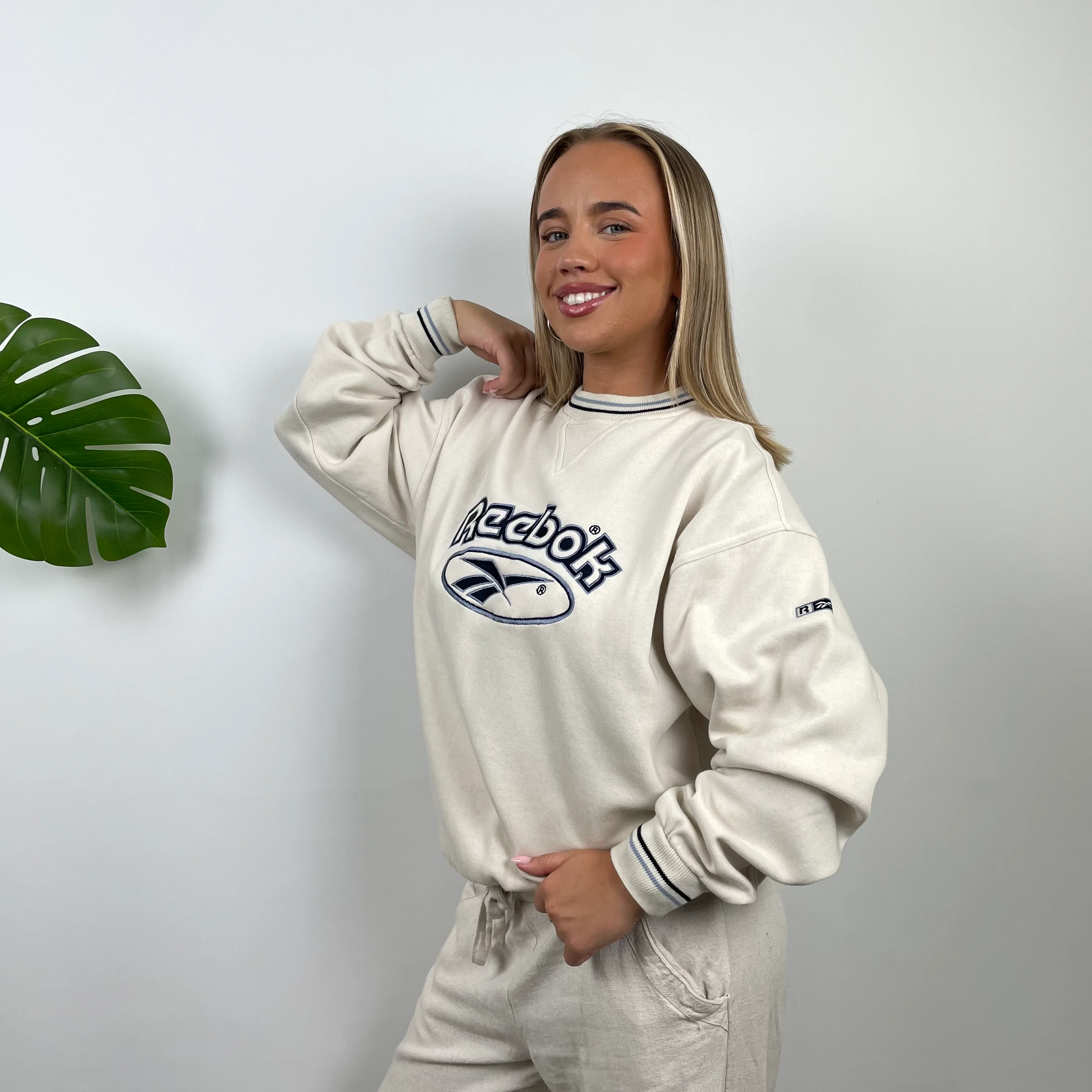 Reebok RARE Cream Embroidered Spell Out Sweatshirt (M) - Image 3