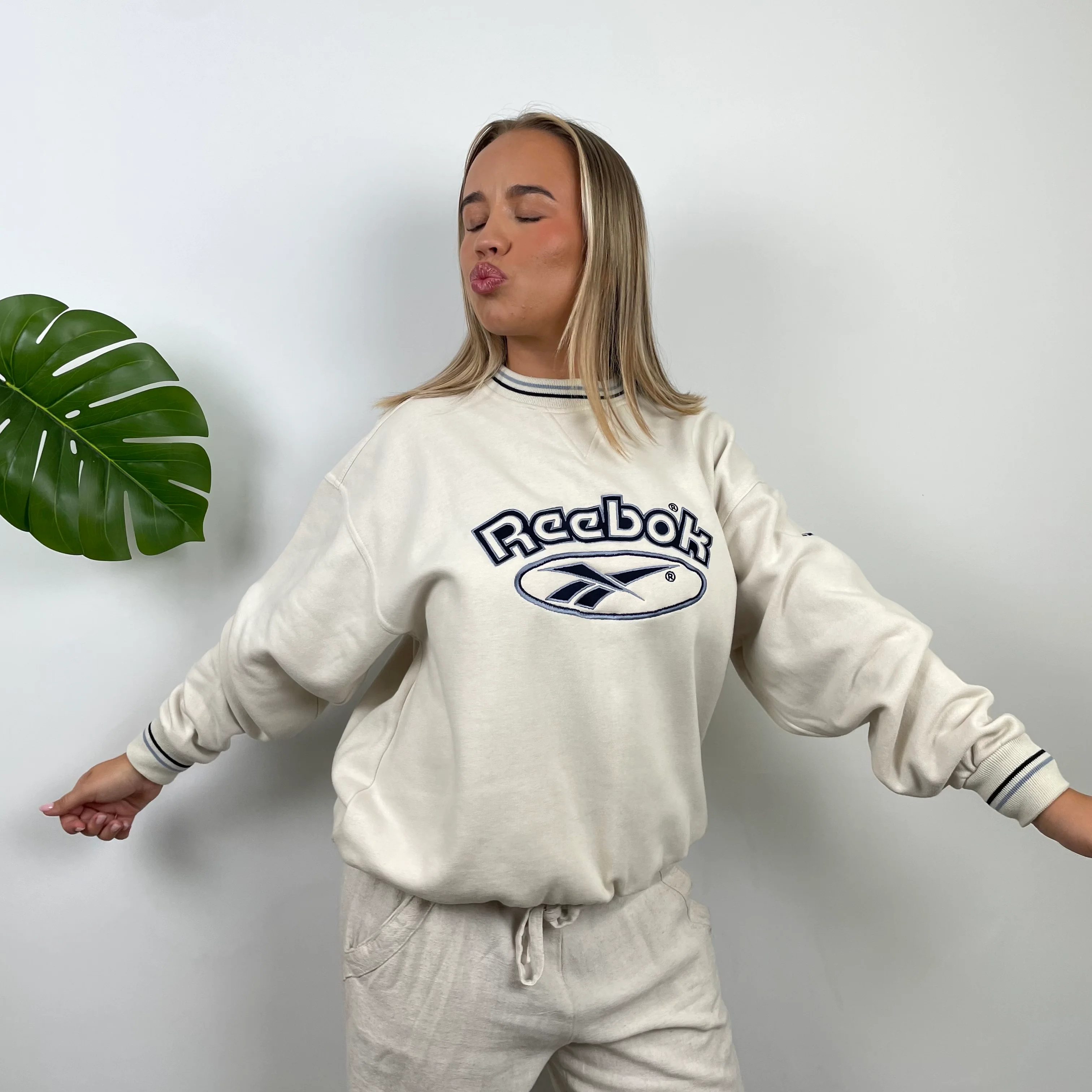 Reebok RARE Cream Embroidered Spell Out Sweatshirt (M) - Image 4