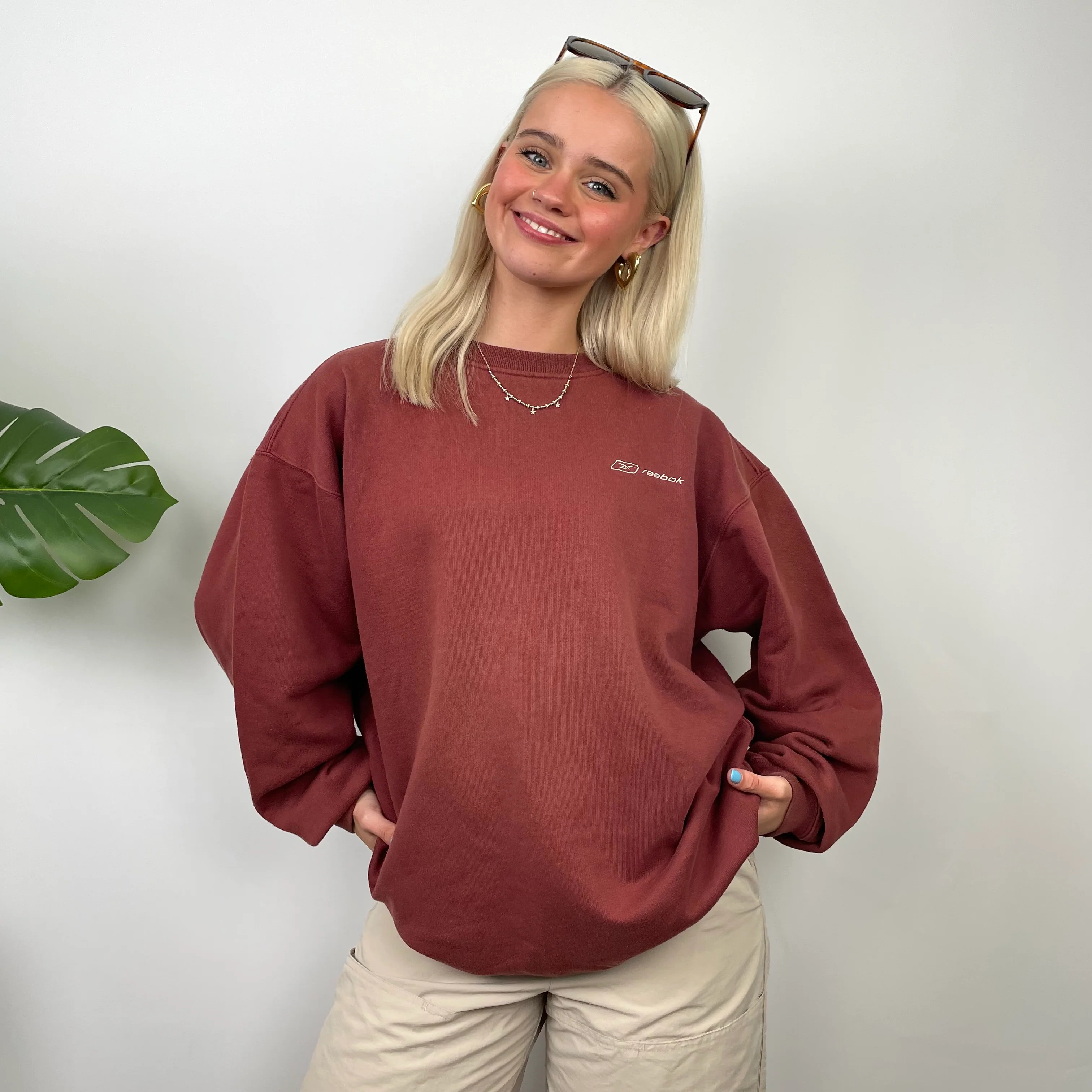 Reebok Red Embroidered Spell Out Sweatshirt (M) - Image 2