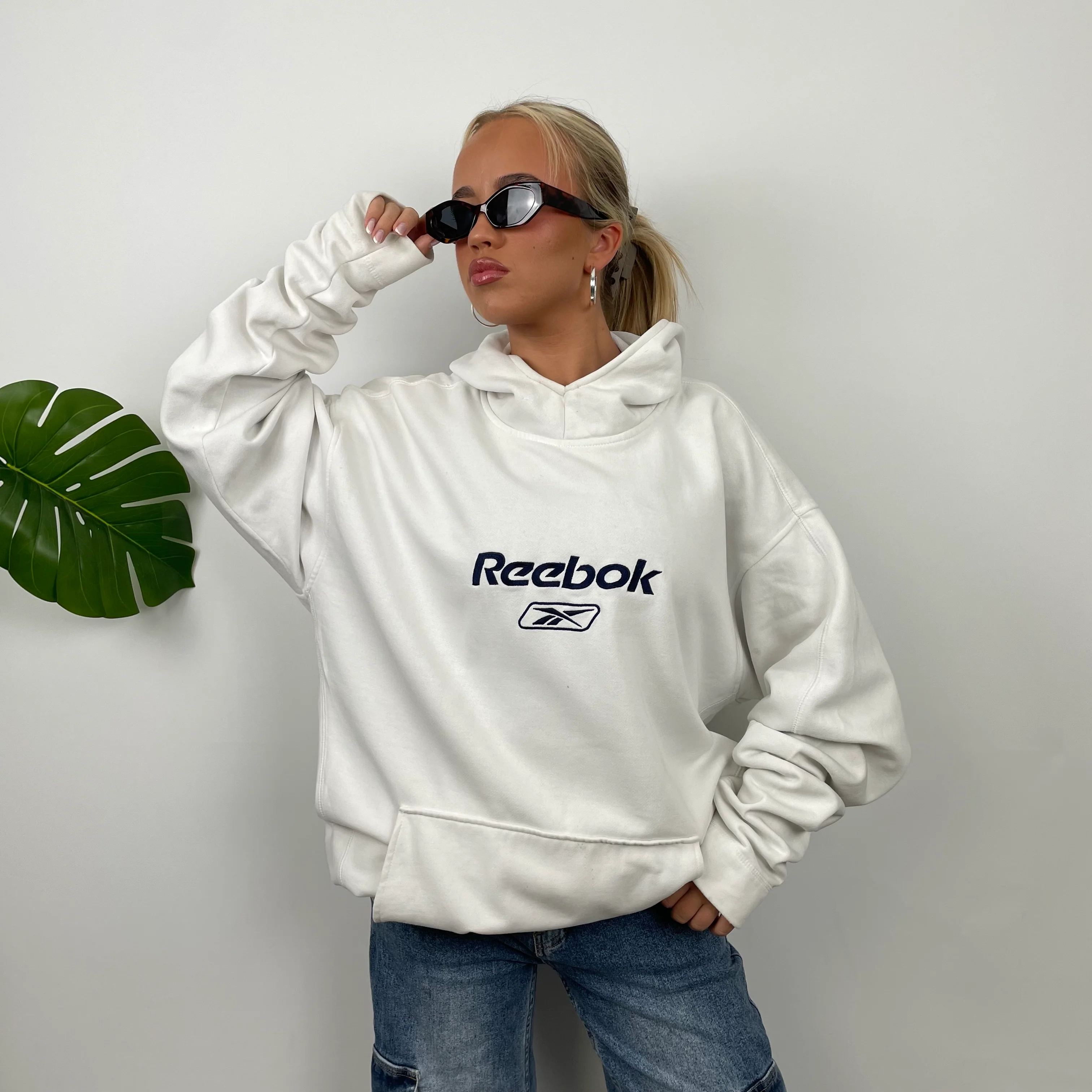 Reebok White Embroidered Spell Out Hoodie (3XL) - Image 3