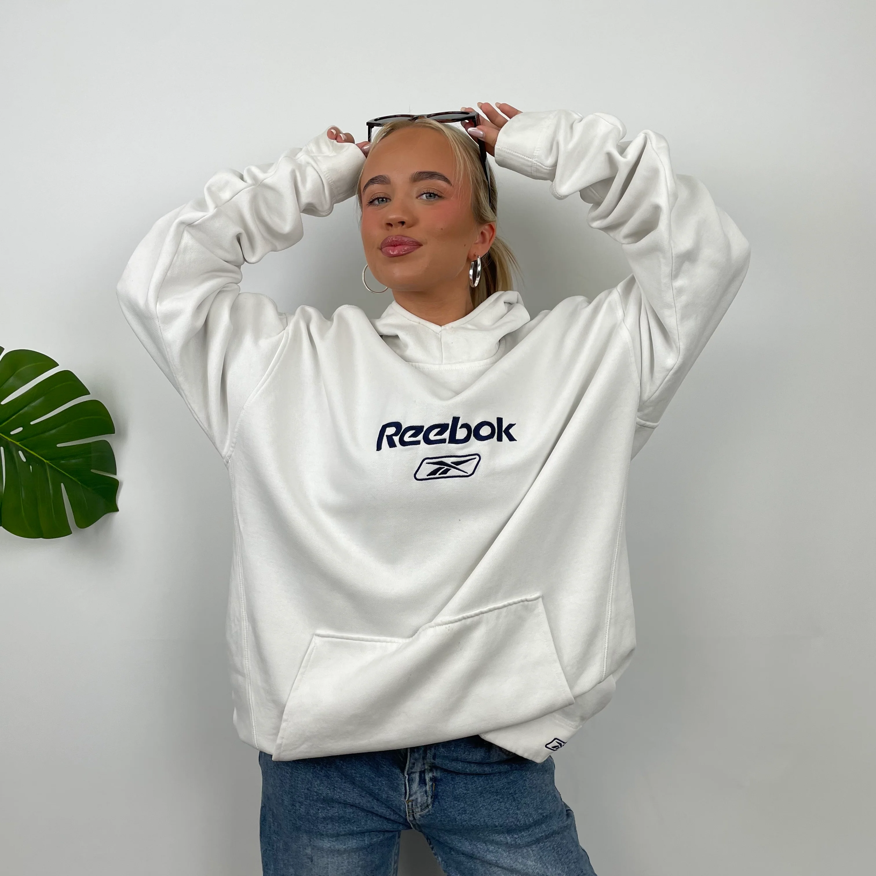 Reebok White Embroidered Spell Out Hoodie (3XL) - Image 4