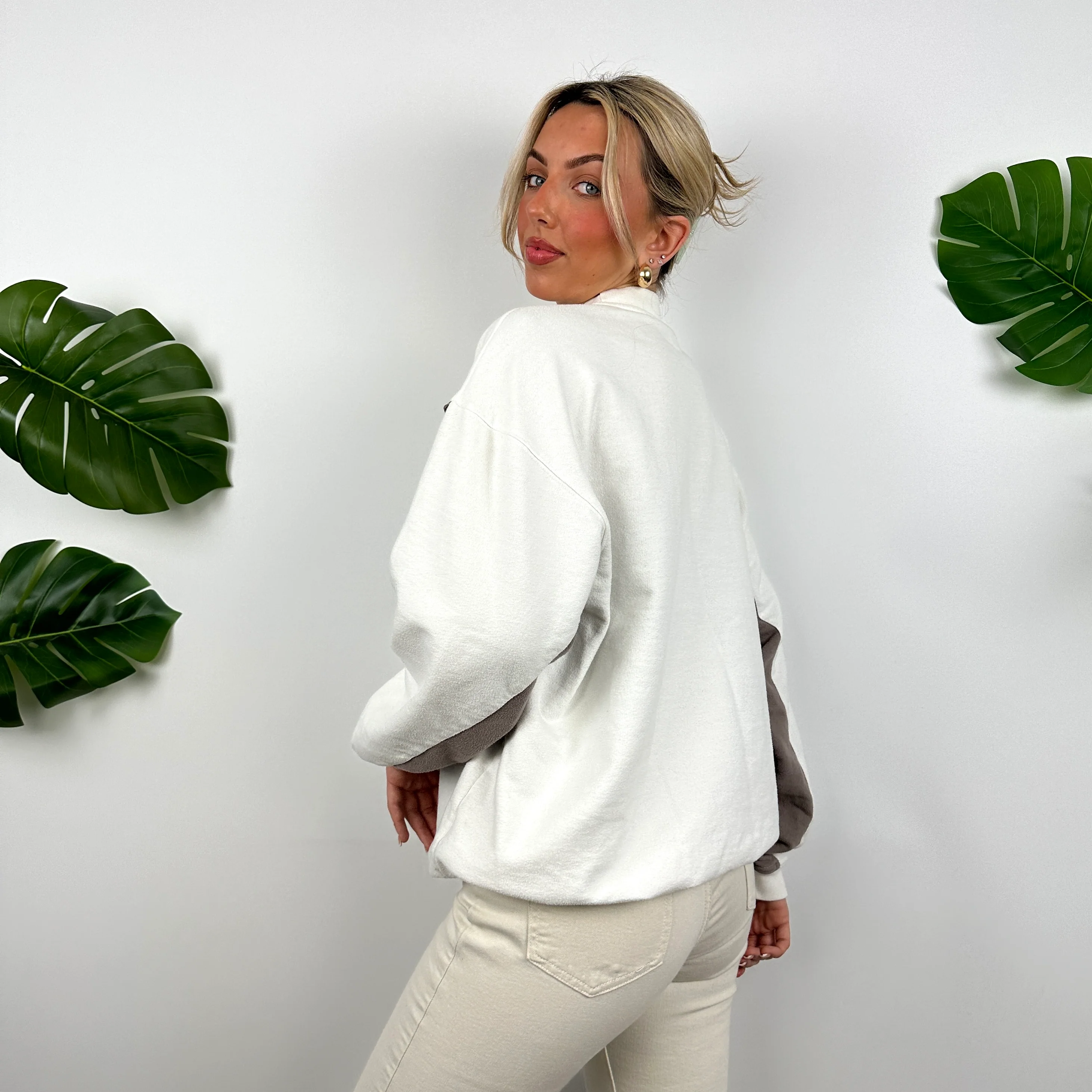 Reebok White Embroidered Spell Out Sweatshirt (M) - Image 6