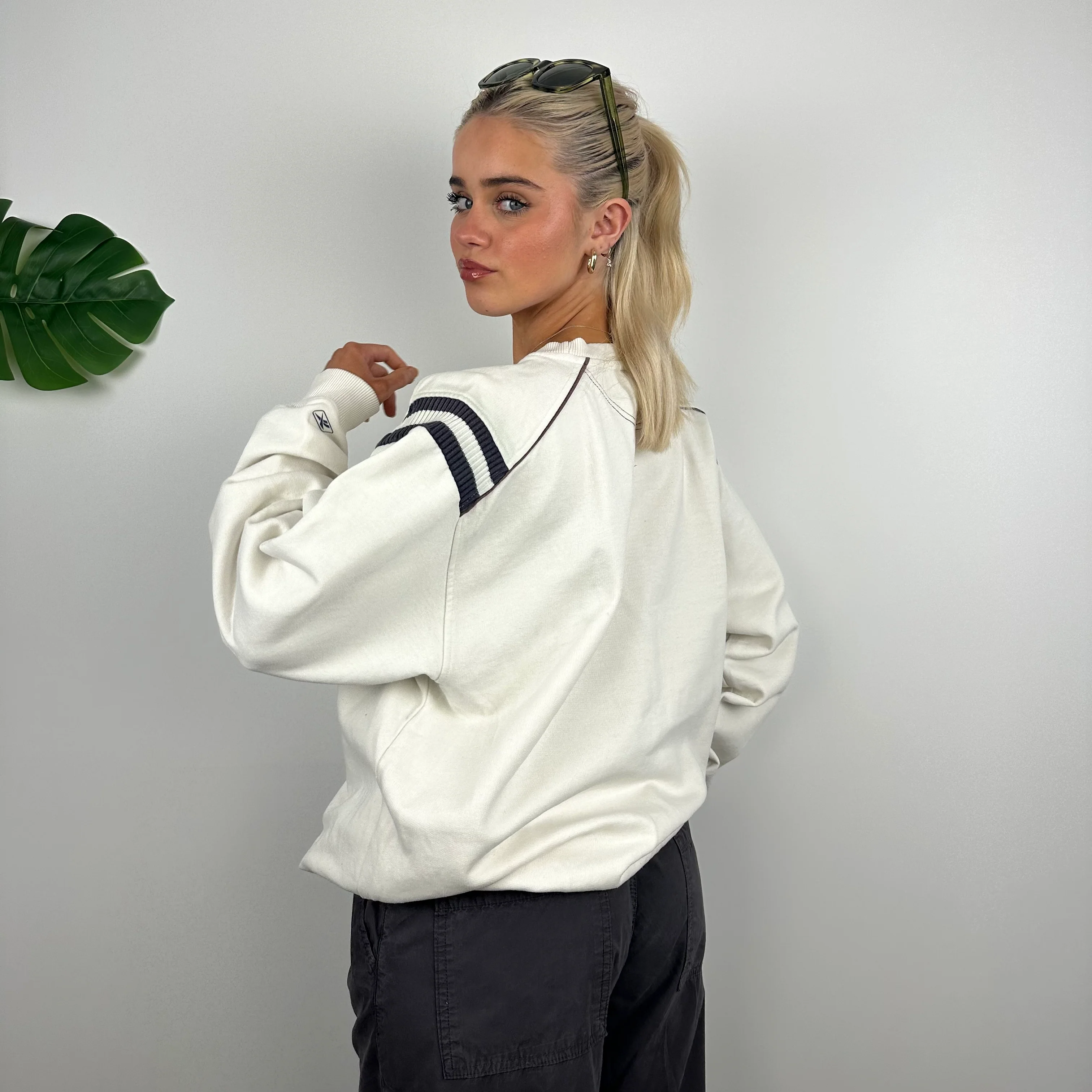 Reebok White Embroidered Spell Out Sweatshirt (M) - Image 5