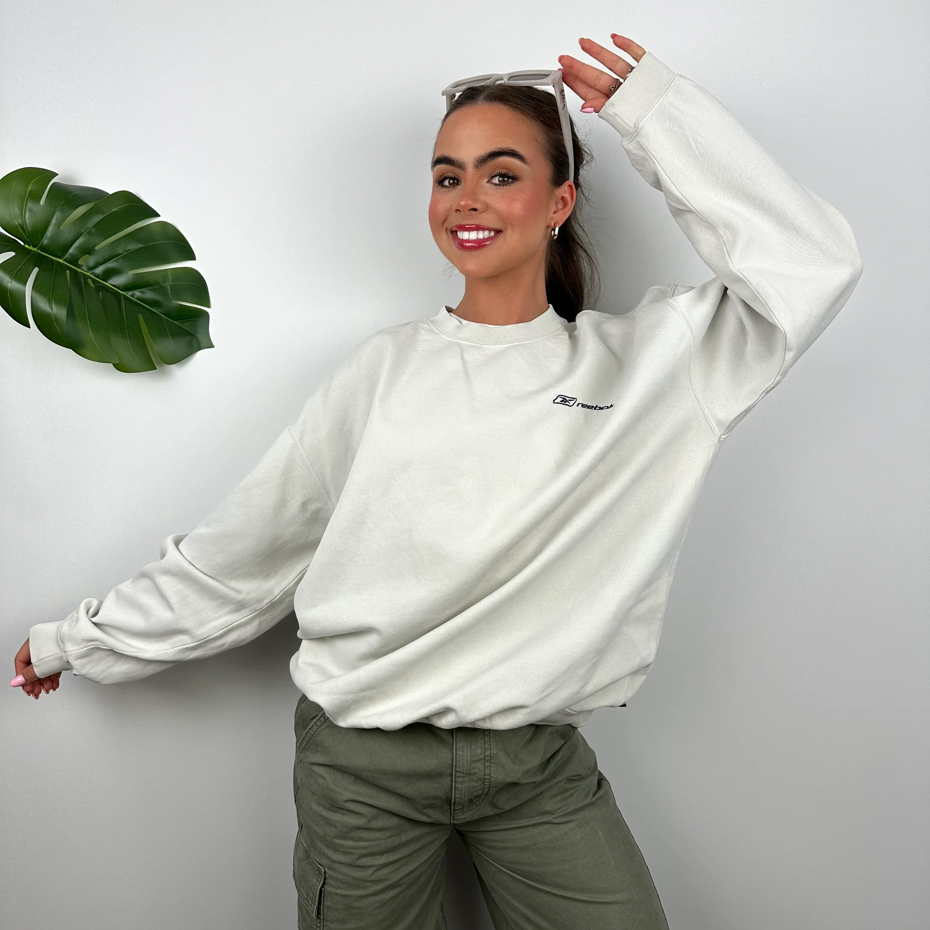 Reebok White Embroidered Spell Out Sweatshirt (M)