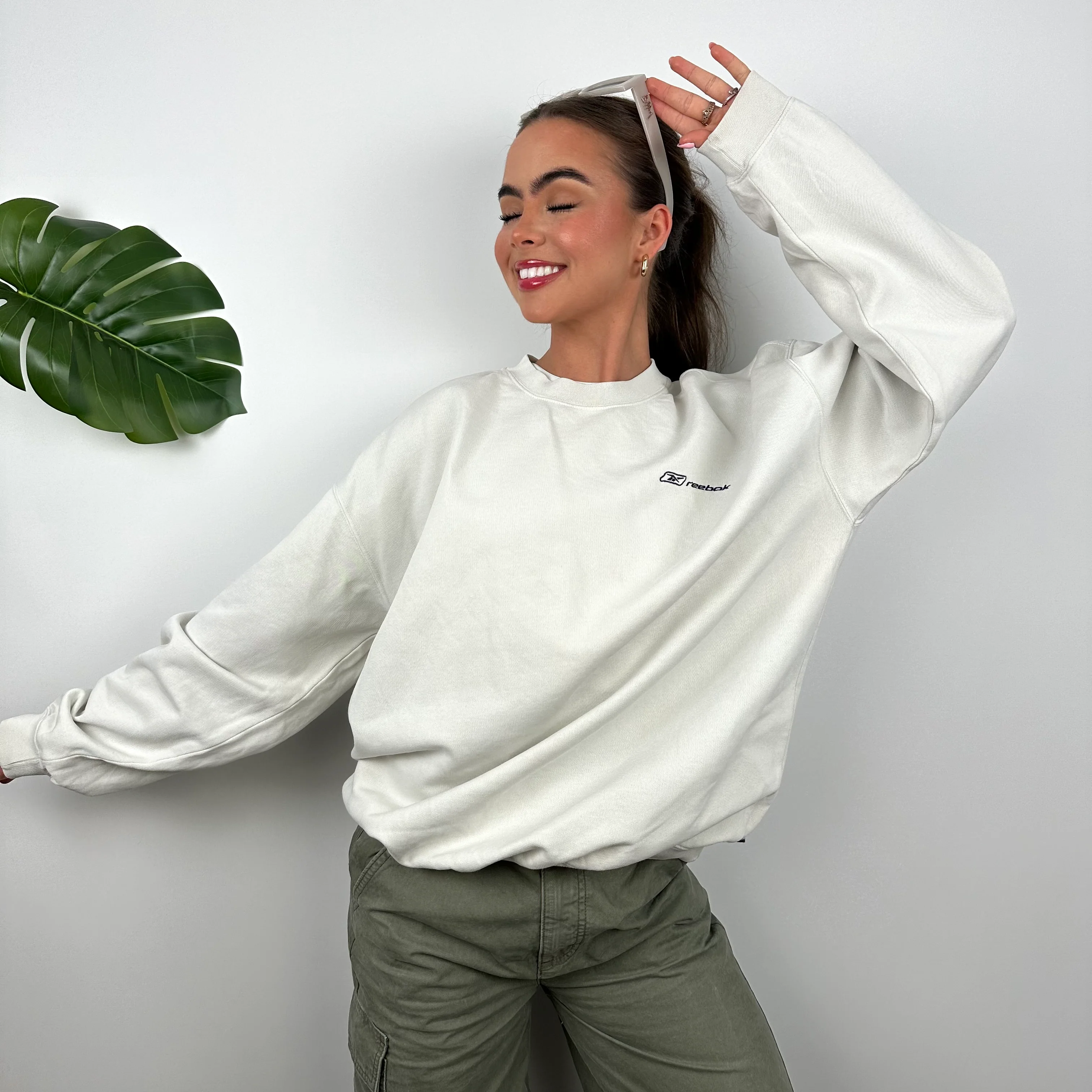 Reebok White Embroidered Spell Out Sweatshirt (M) - Image 6