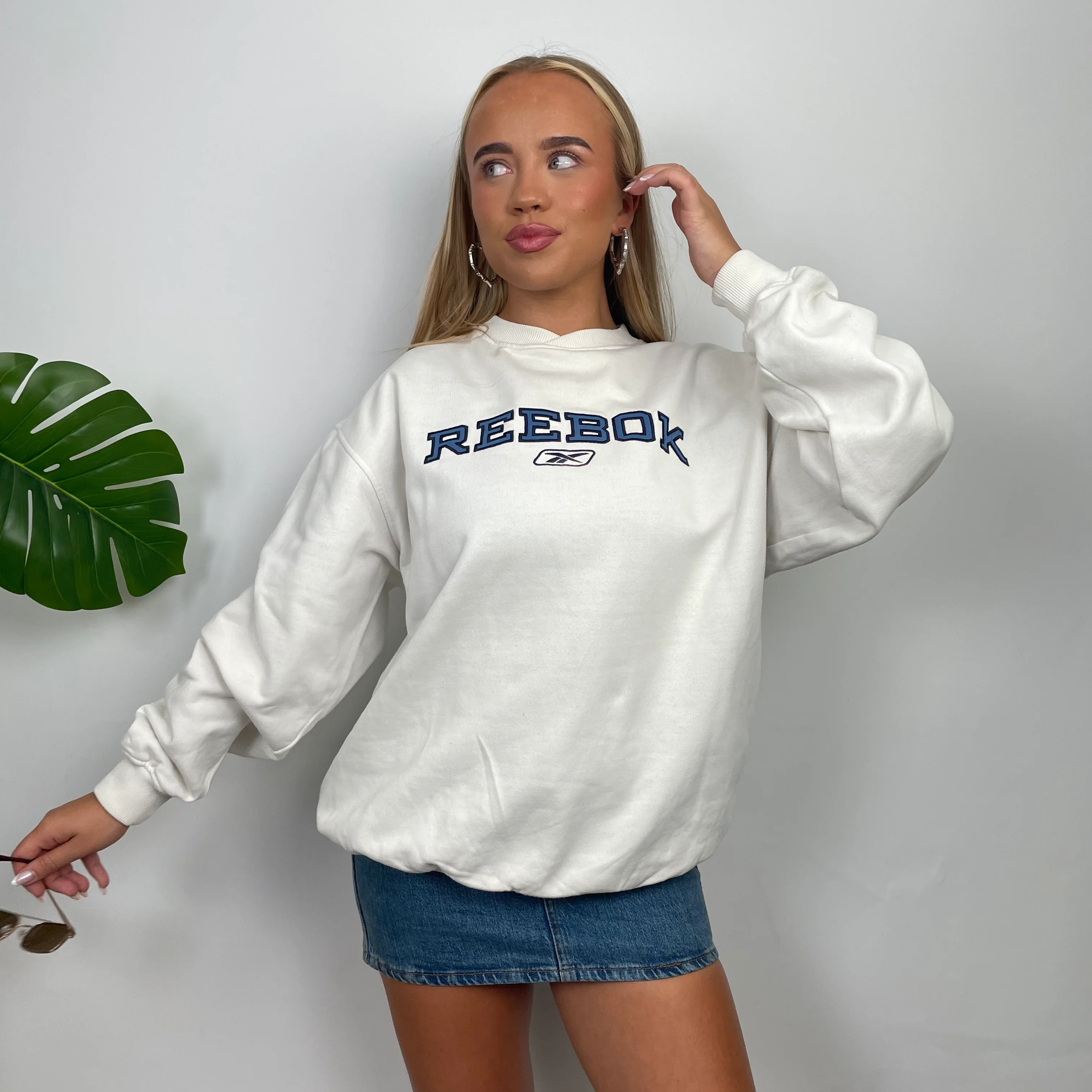 Reebok White Embroidered Spell Out Sweatshirt (M) - Image 4