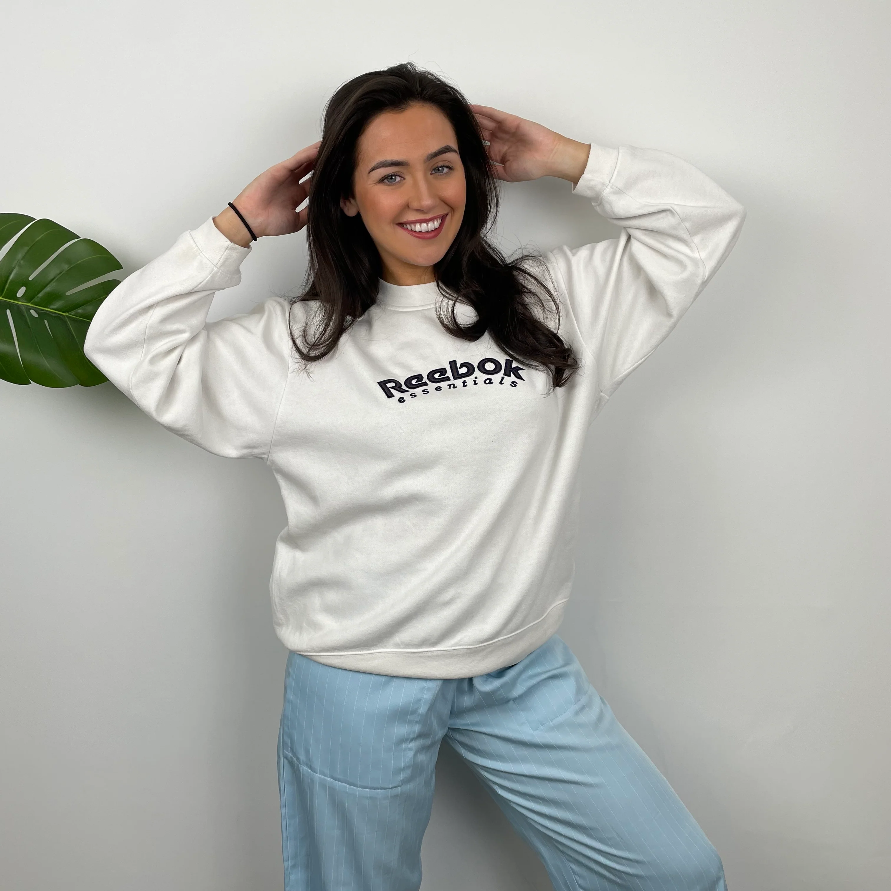 Reebok White Embroidered Spell Out Sweatshirt (M) - Image 3