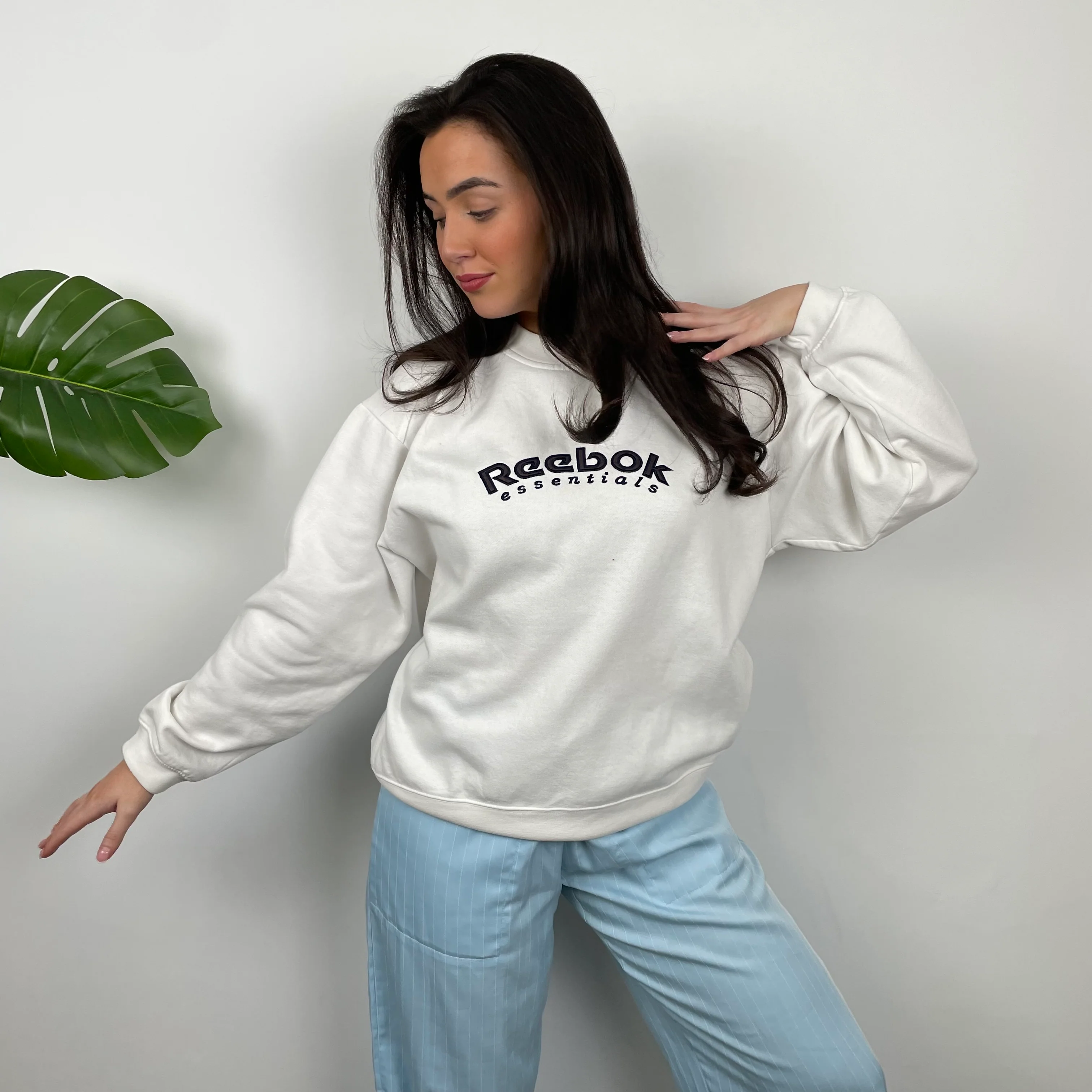 Reebok White Embroidered Spell Out Sweatshirt (M) - Image 5