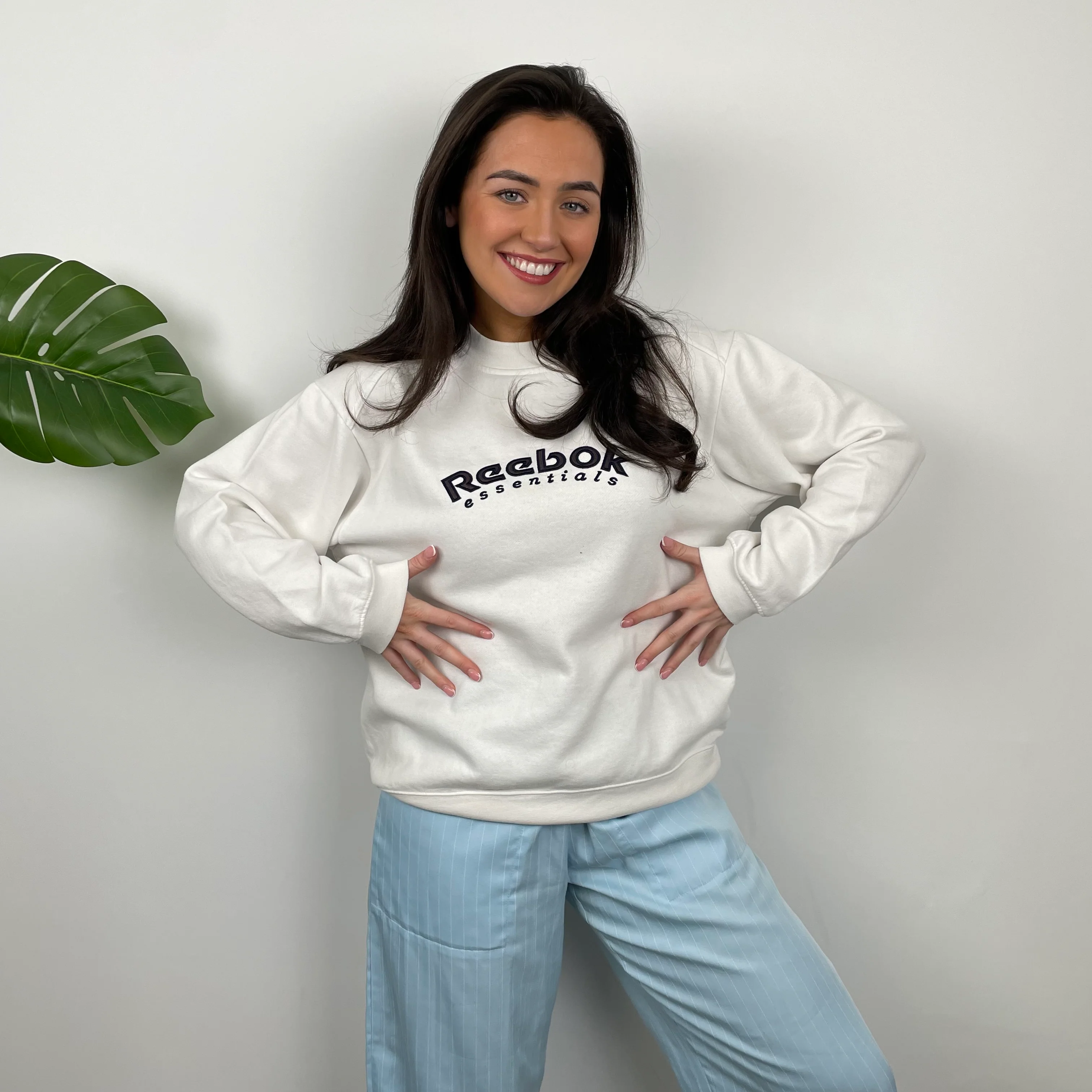 Reebok White Embroidered Spell Out Sweatshirt (M) - Image 8