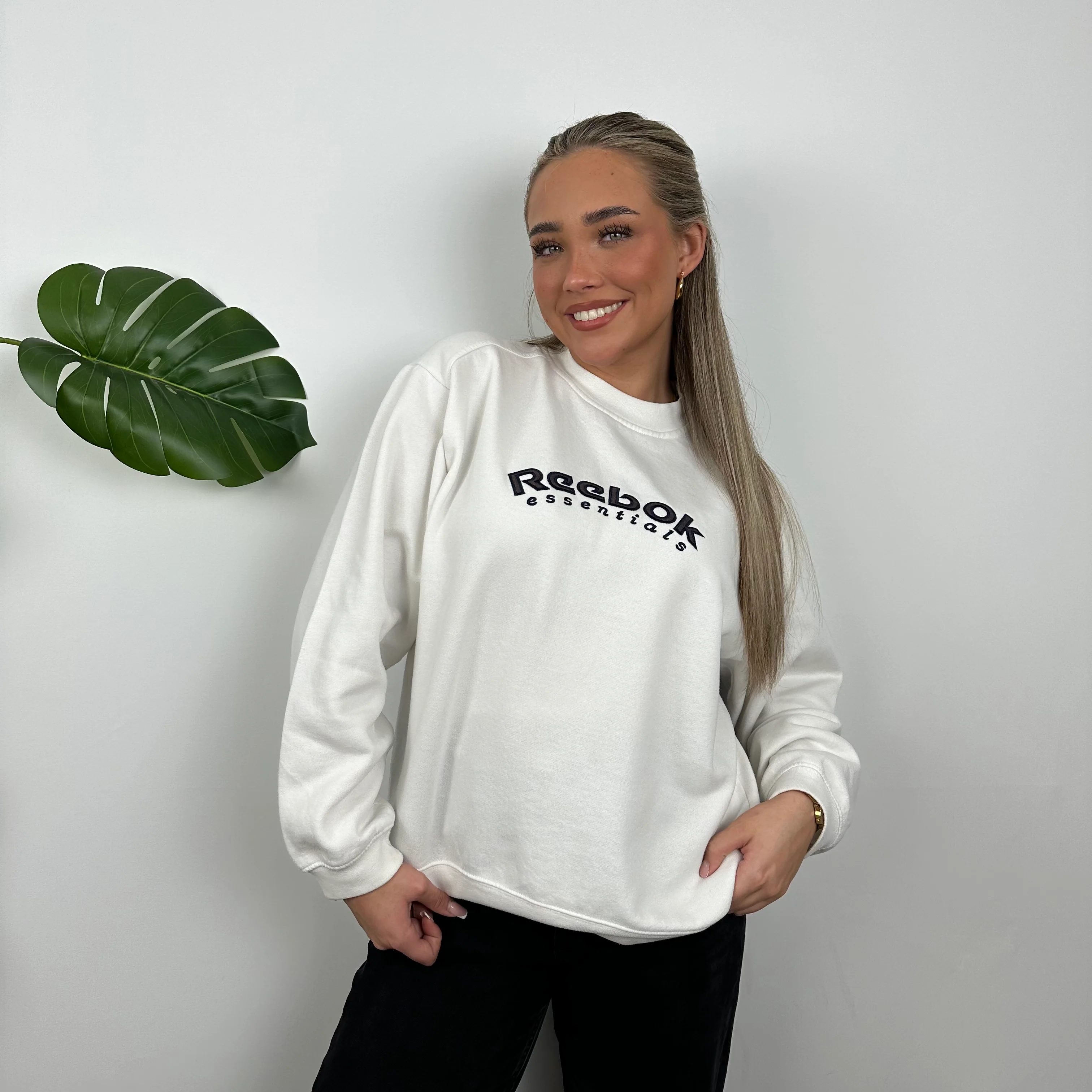 Reebok White Embroidered Spell Out Sweatshirt (M) - Image 3