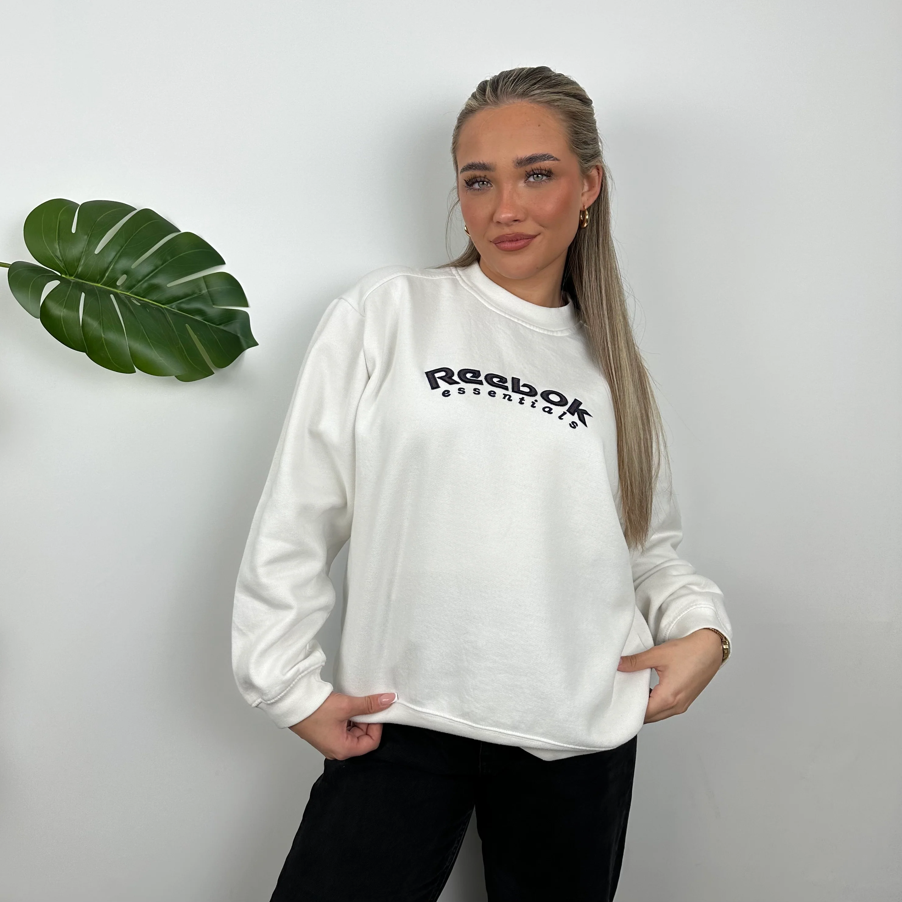 Reebok White Embroidered Spell Out Sweatshirt (M) - Image 4