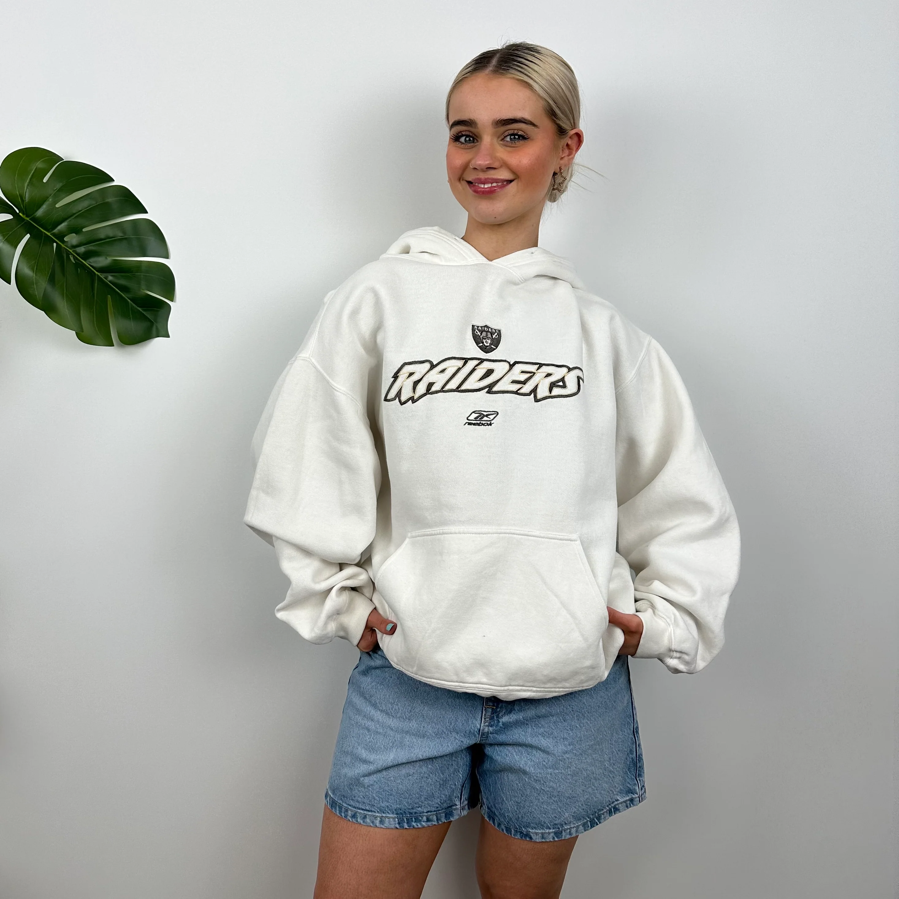Reebok x Raiders NFL White Embroidered Spell Out Hoodie (M) - Image 2
