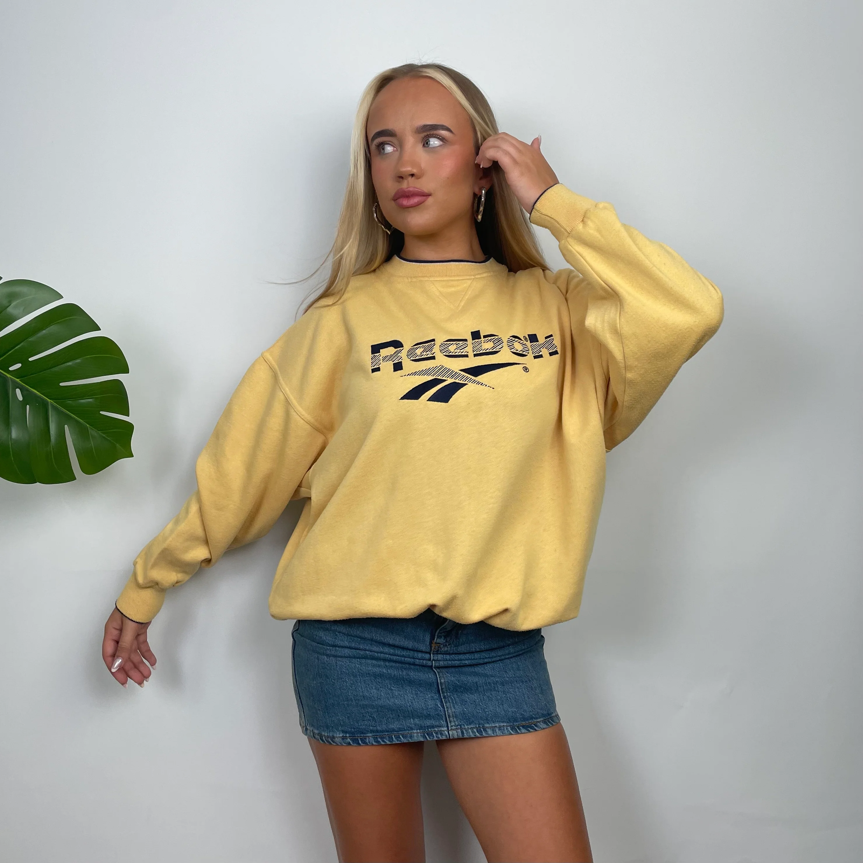 Reebok Yellow Embroidered Spell Out Sweatshirt (M) - Image 3