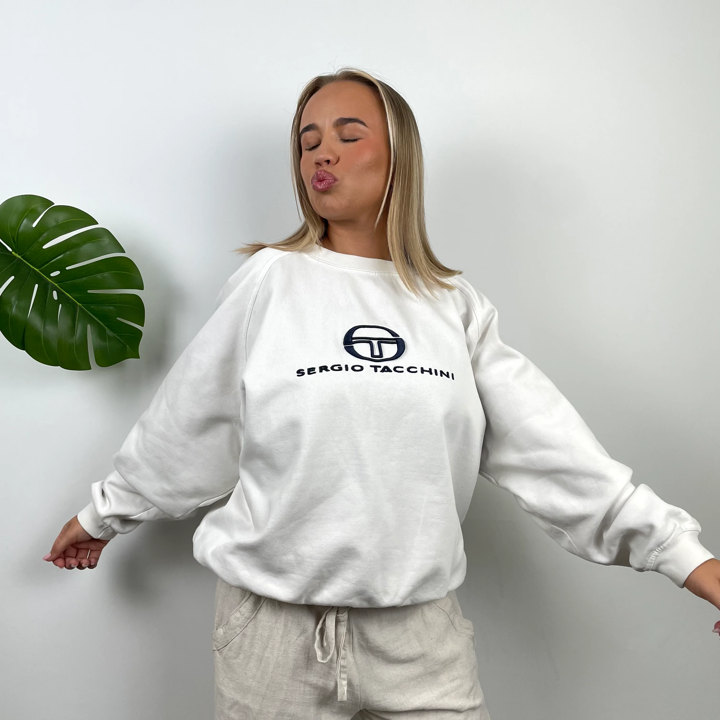 Sergio Tacchini White  Embroidered Spell Out Sweatshirt (M) - Image 3