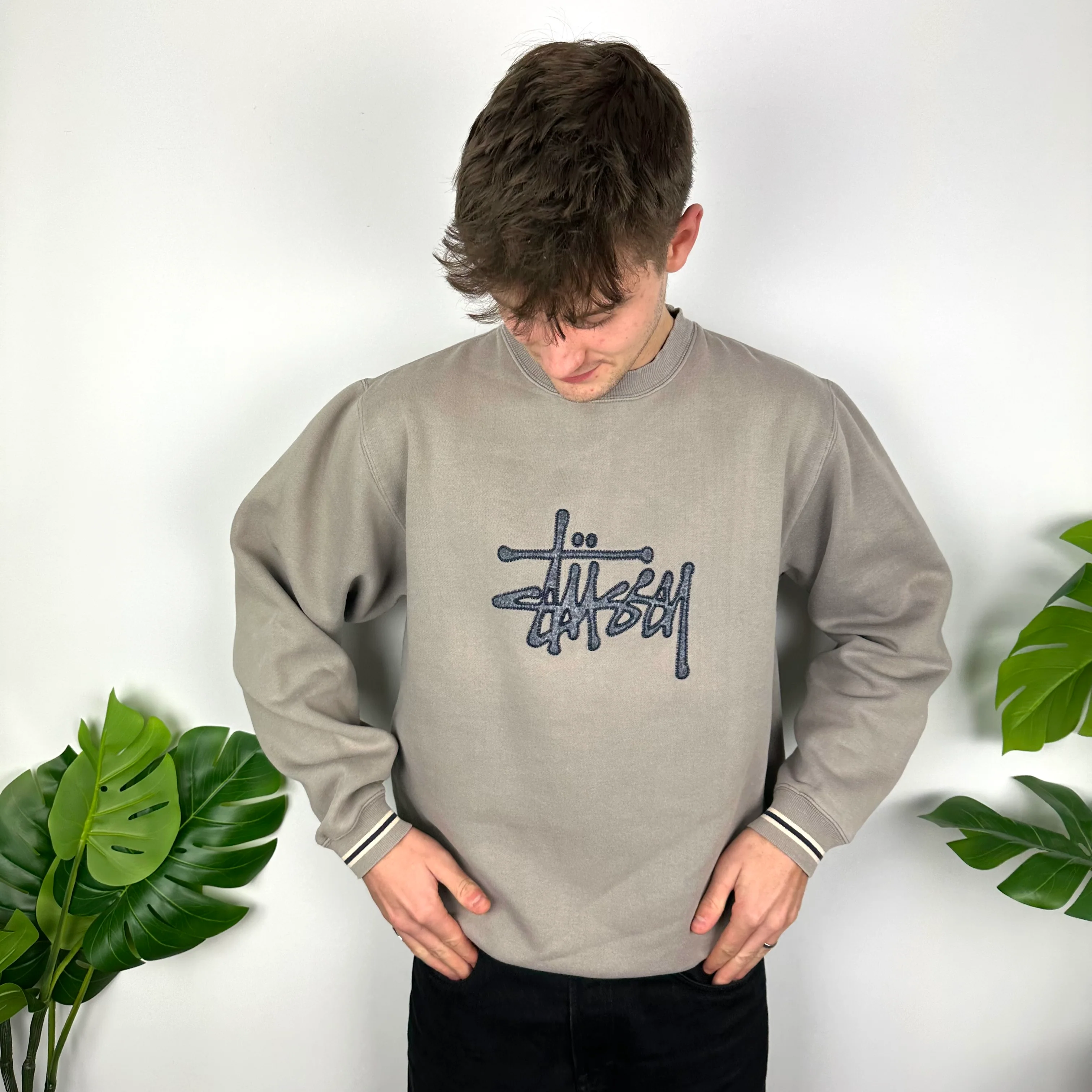 Stussy Mocha Brown Embroidered Spell Out Sweatshirt (M) - Image 3