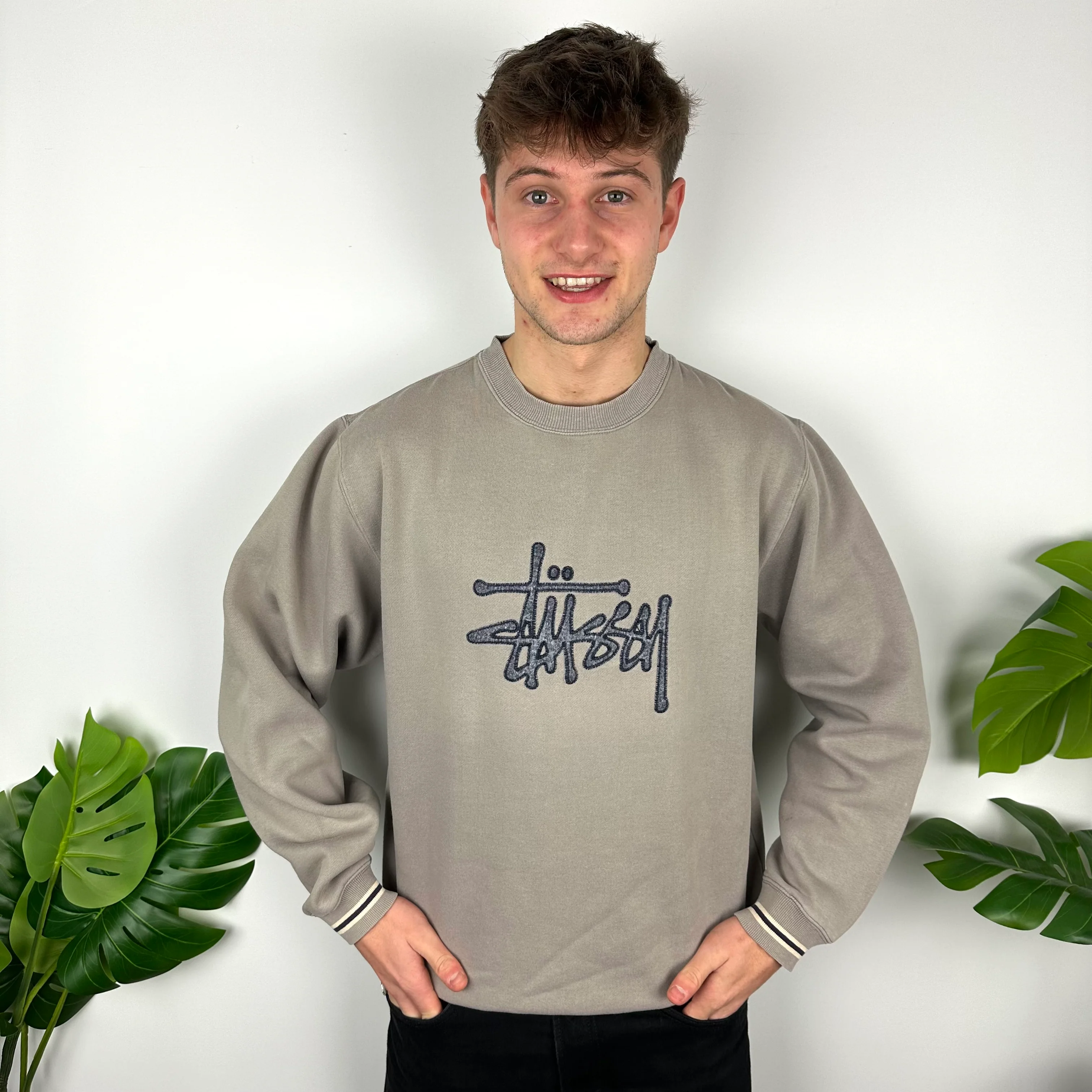 Stussy Mocha Brown Embroidered Spell Out Sweatshirt (M) - Image 5
