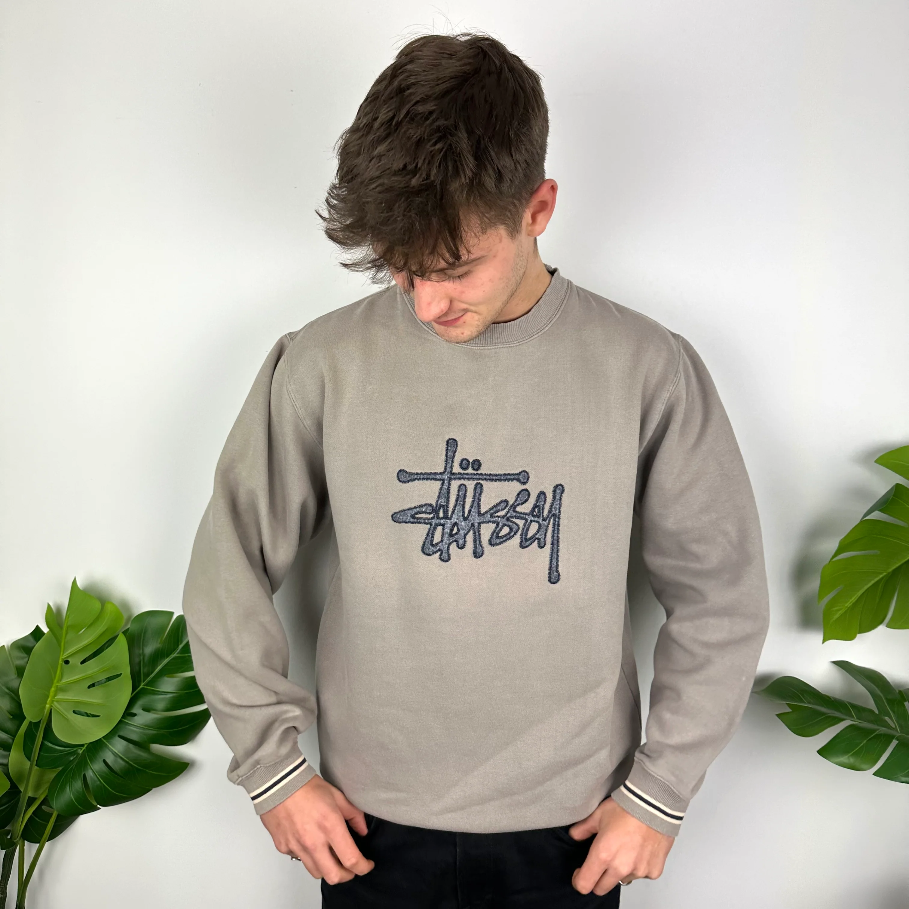 Stussy Mocha Brown Embroidered Spell Out Sweatshirt (M) - Image 6