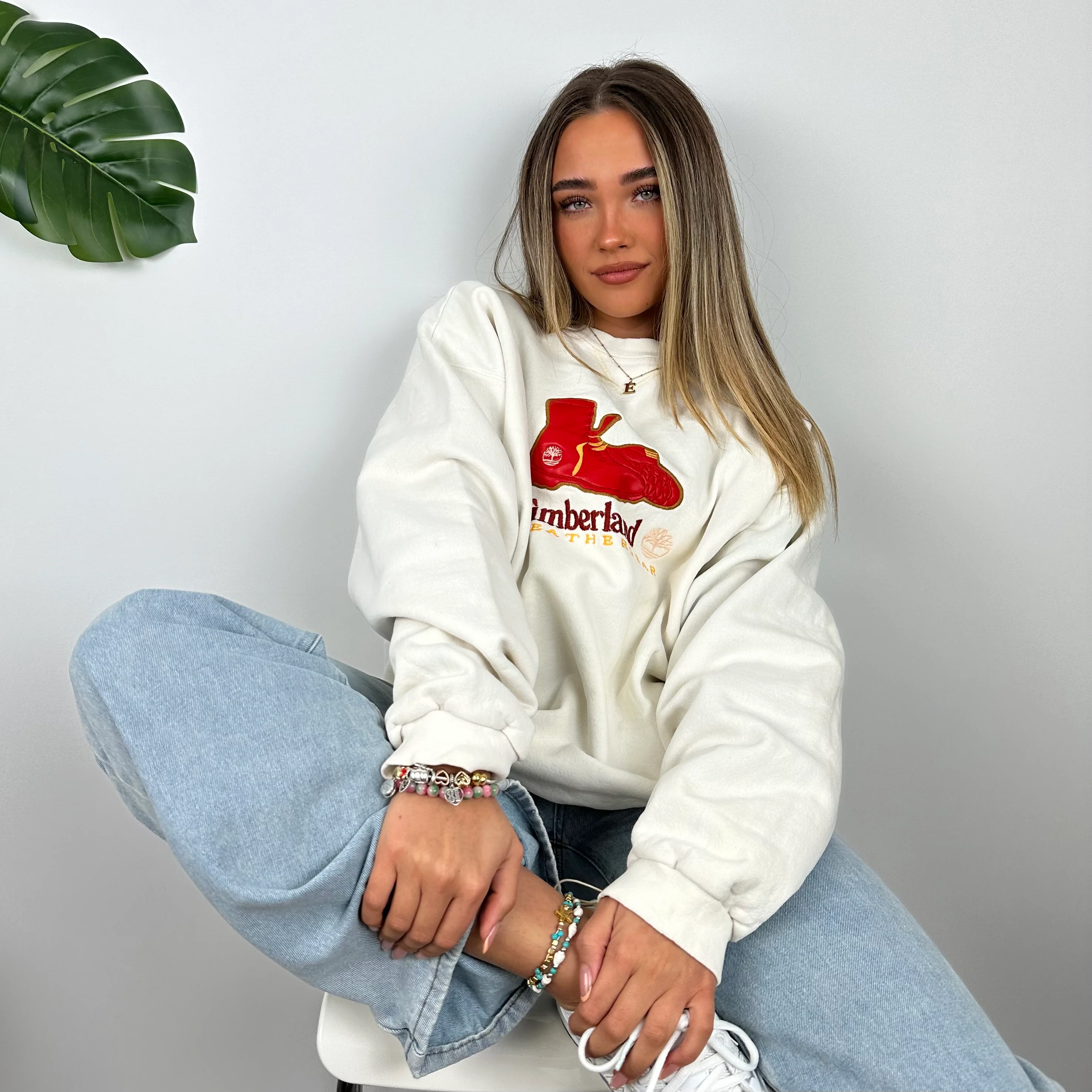 Timberland White Embroidered Spell Out Sweatshirt (L) - Image 3