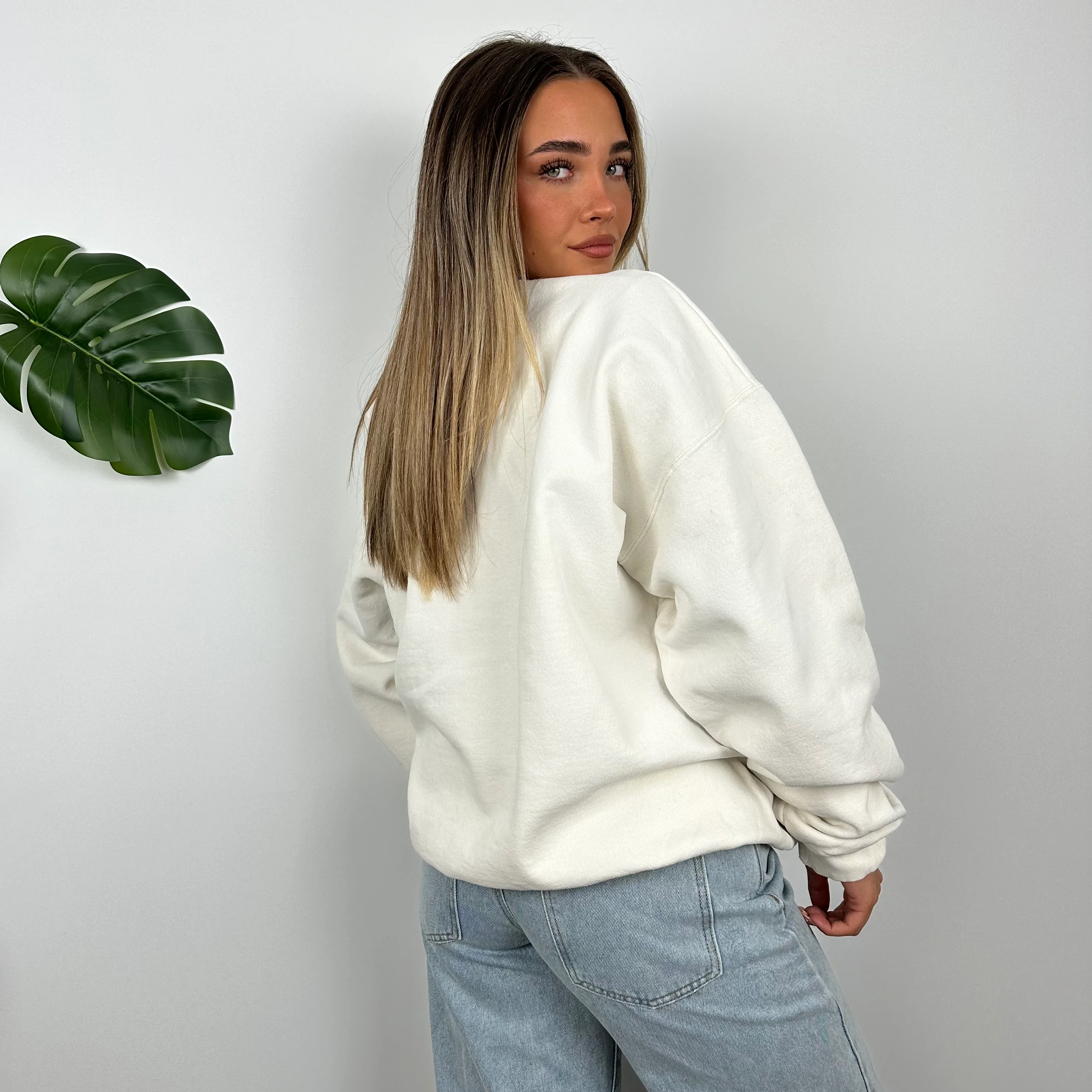 Timberland White Embroidered Spell Out Sweatshirt (L) - Image 9
