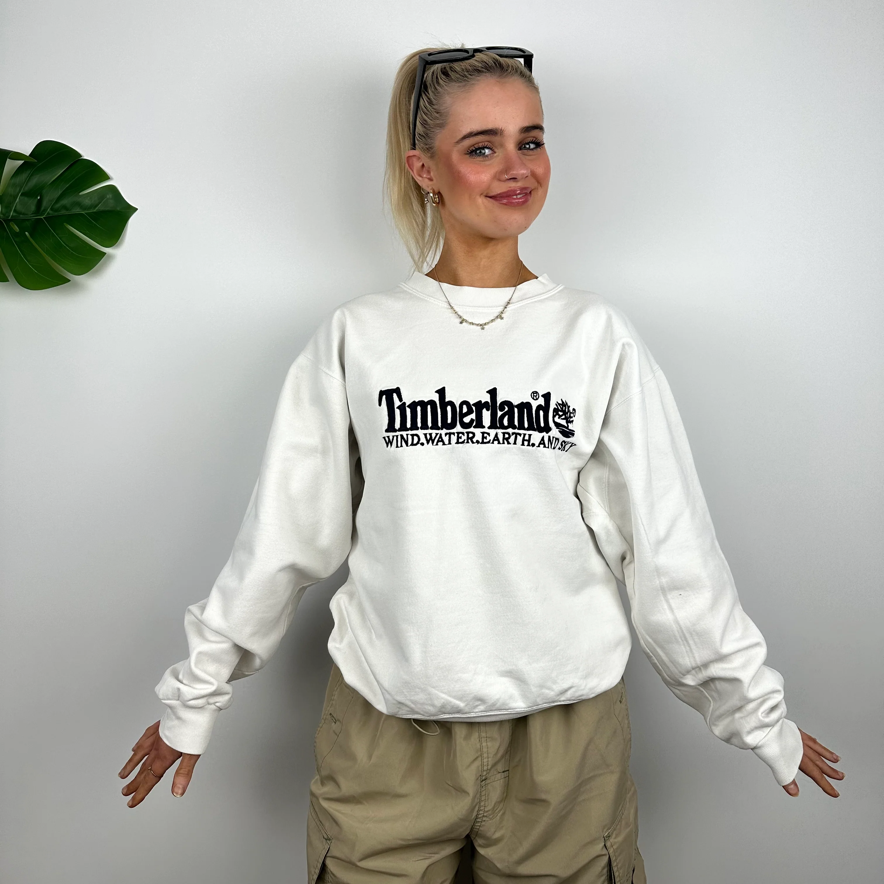 Timberland White Embroidered Spell Out Sweatshirt (M) - Image 2