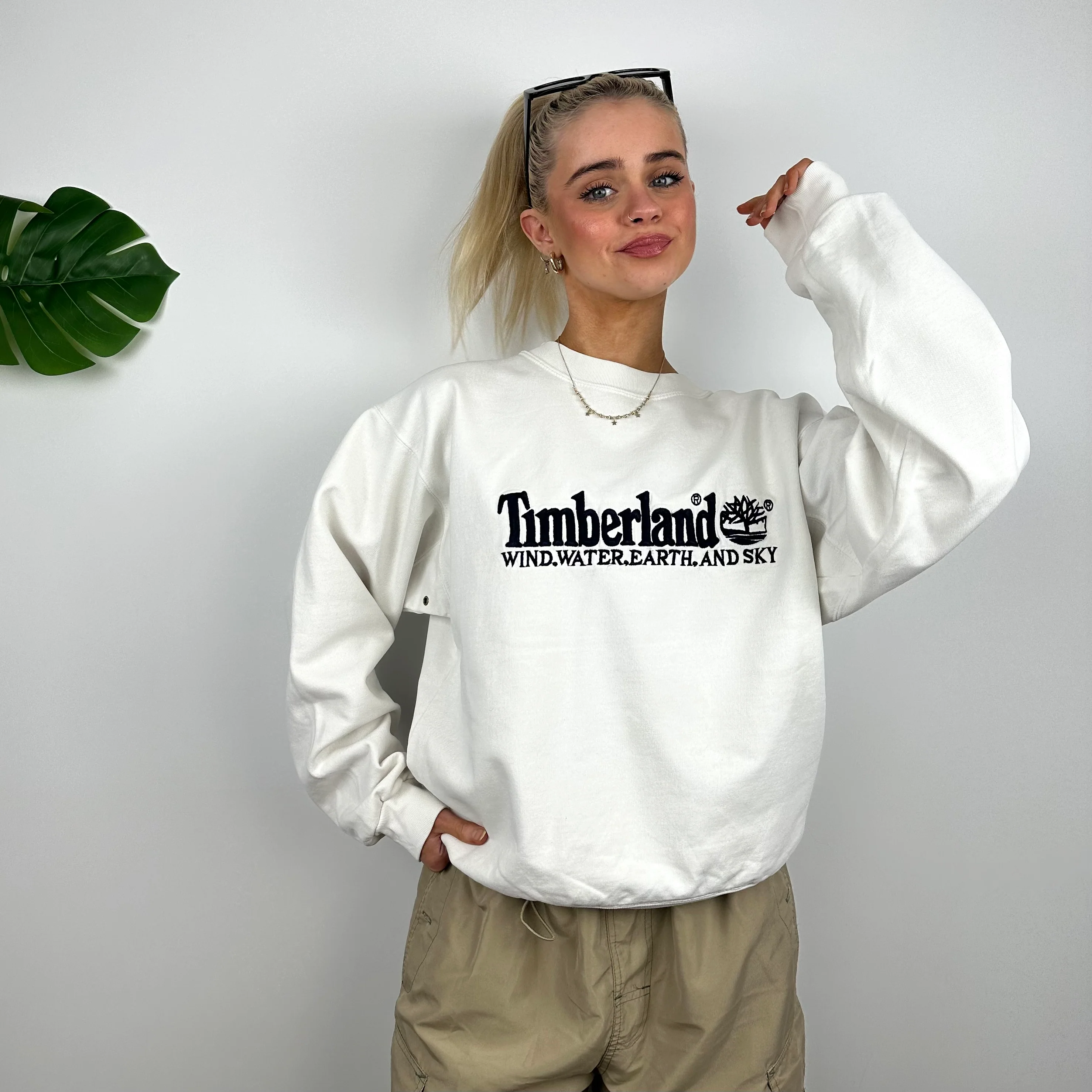 Timberland White Embroidered Spell Out Sweatshirt (M) - Image 4