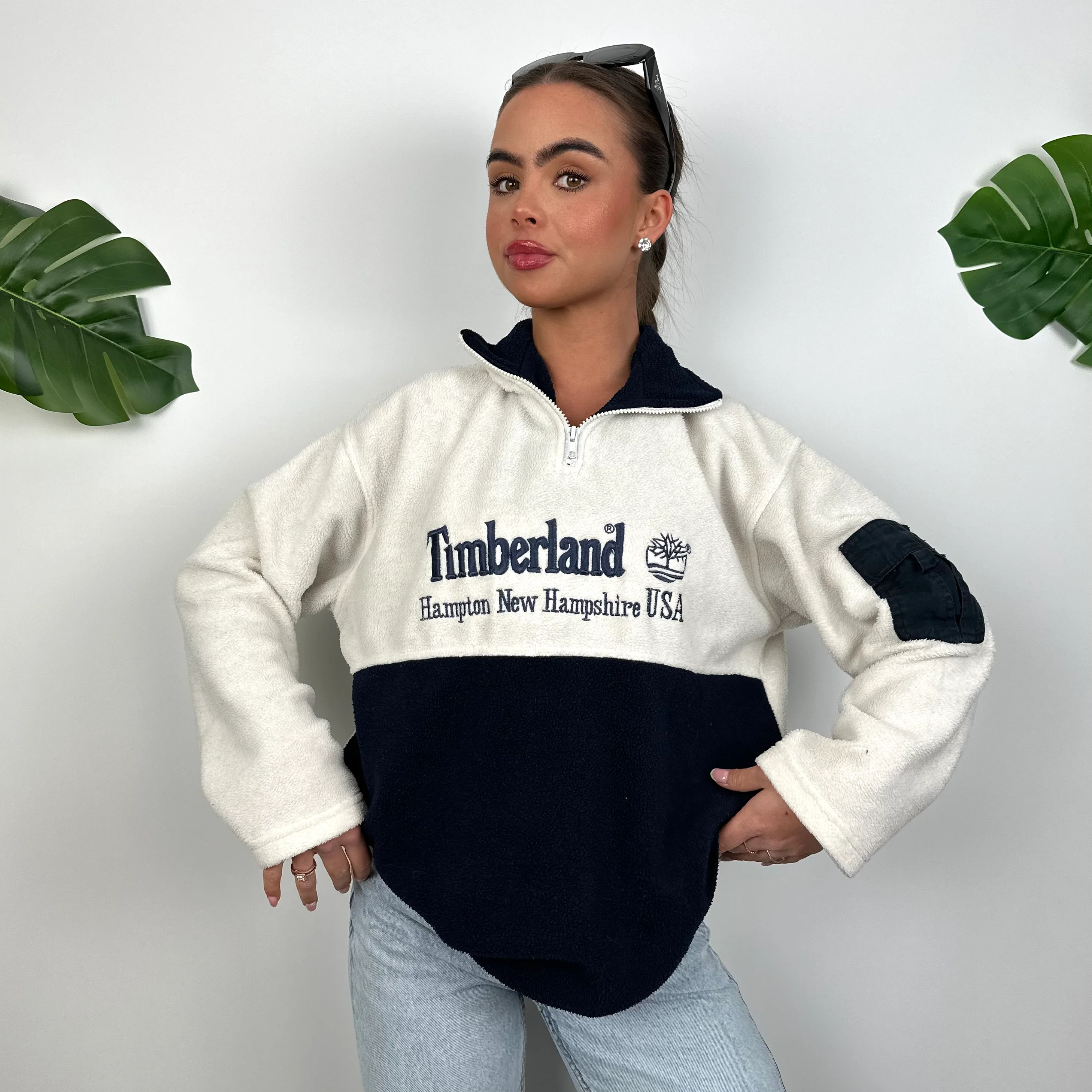 Timberland White & Navy Embroidered Spell Out Teddy Bear Fleece Quarter Zip Sweatshirt (M)