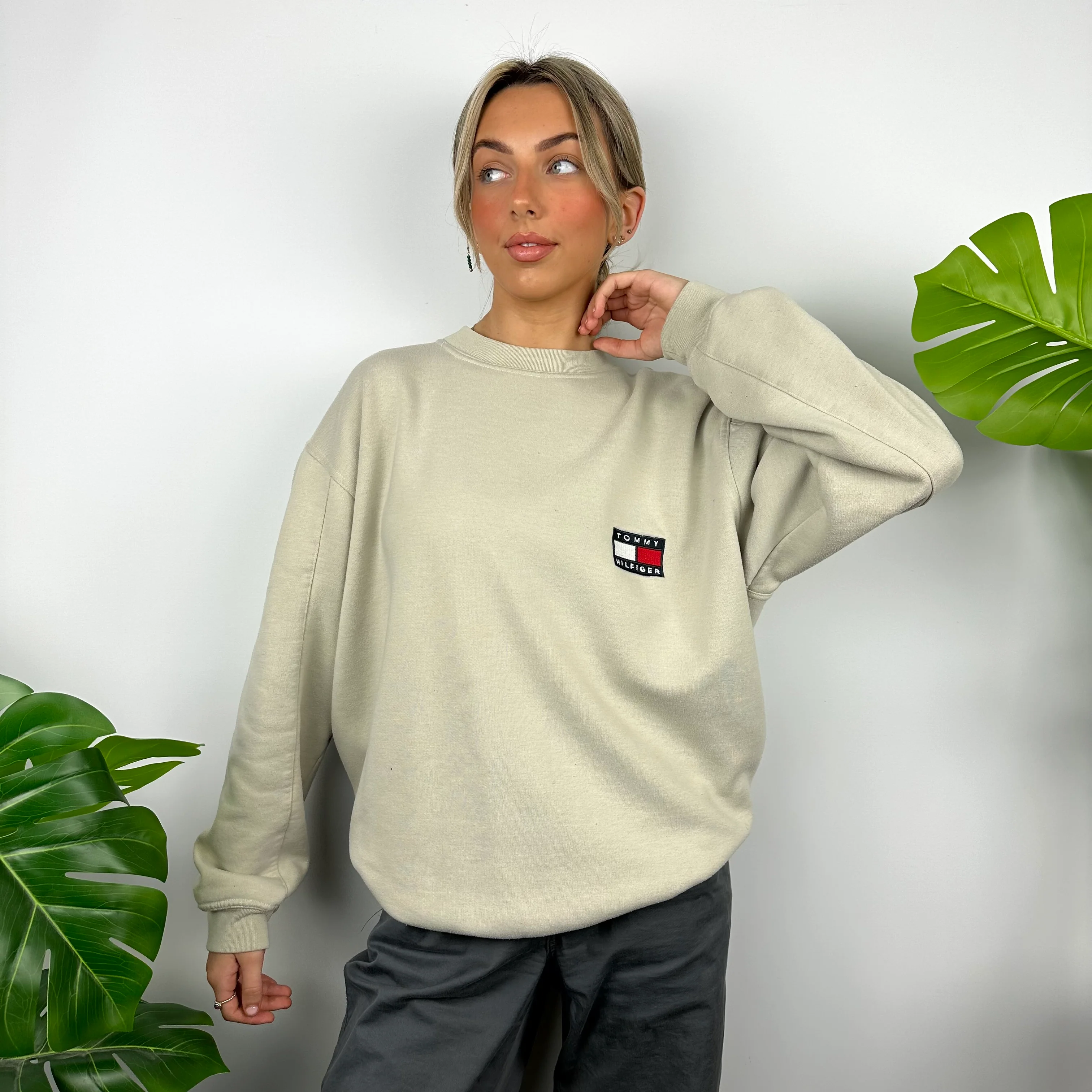 Tommy Hilfiger Beige Embroidered Spell Out Sweatshirt (XL) - Image 2