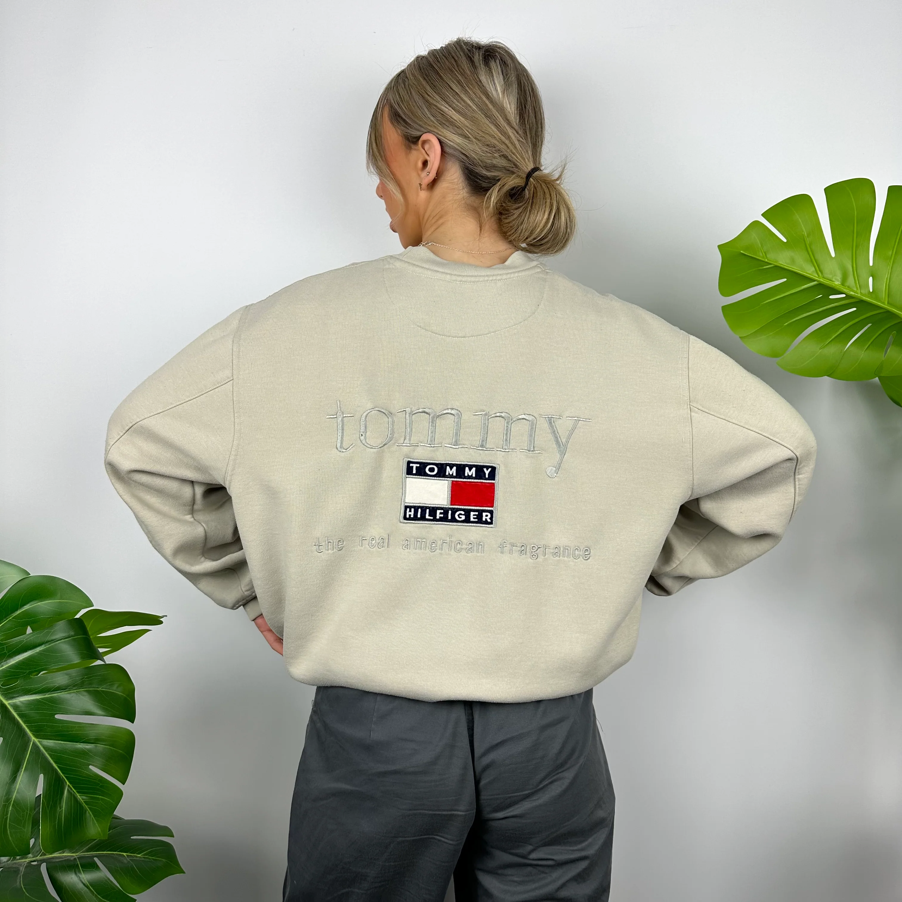 Tommy Hilfiger Beige Embroidered Spell Out Sweatshirt (XL) - Image 4