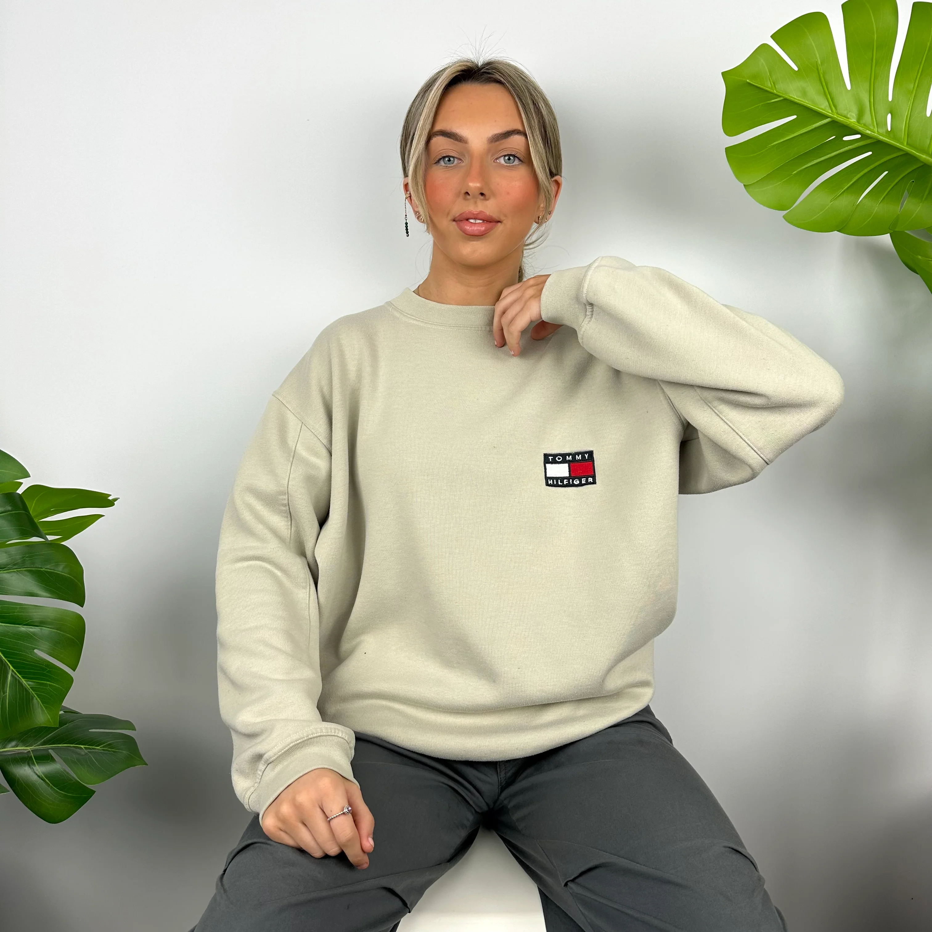 Tommy Hilfiger Beige Embroidered Spell Out Sweatshirt (XL) - Image 6