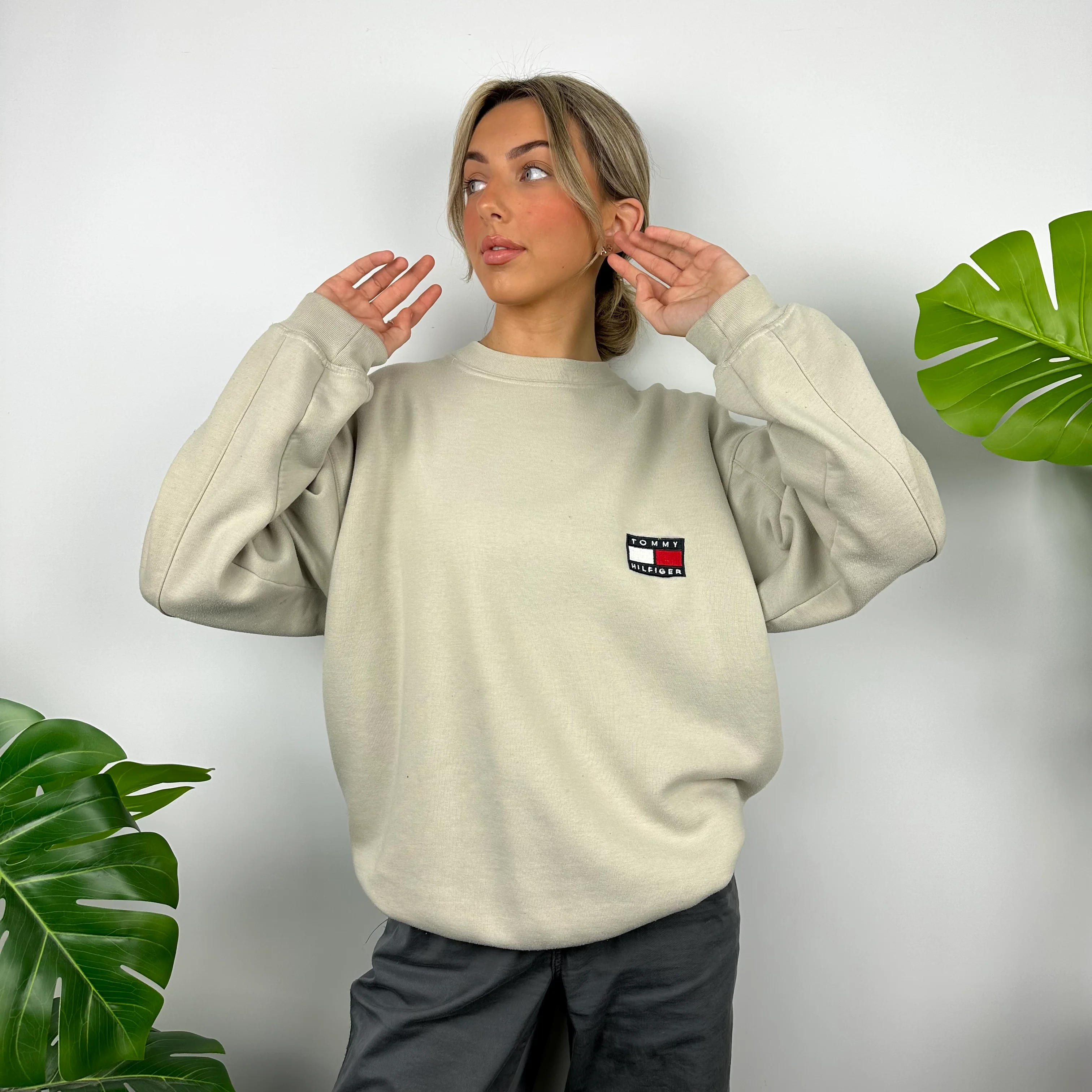 Tommy Hilfiger Beige Embroidered Spell Out Sweatshirt (XL) - Image 7