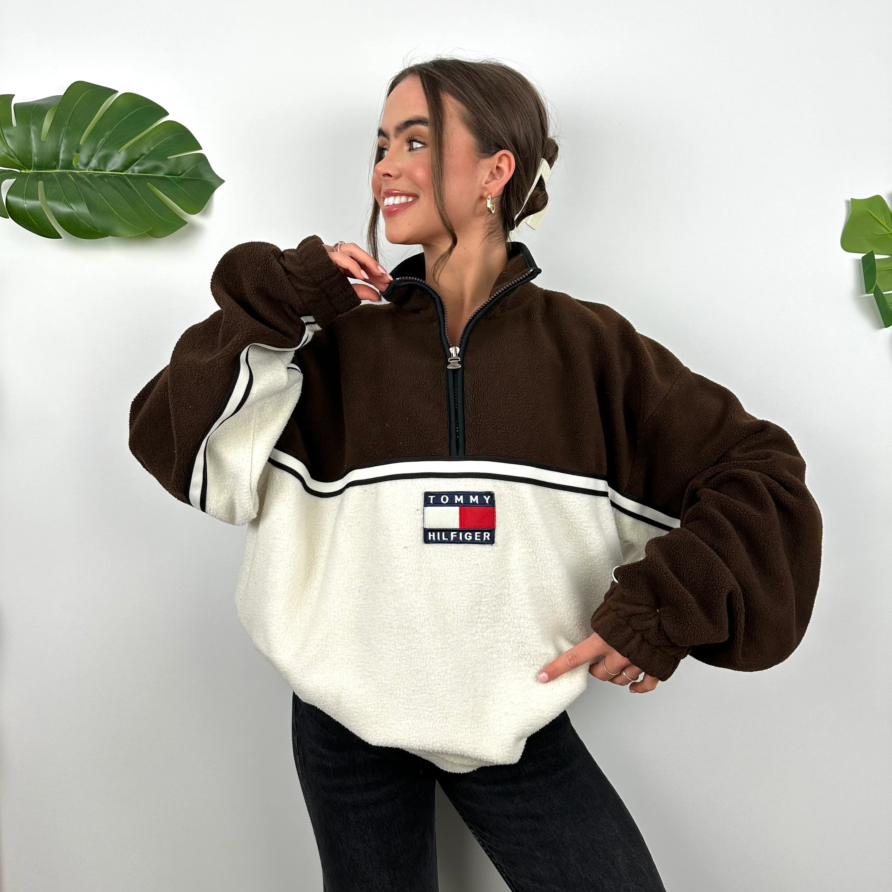Tommy Hilfiger Cream & Brown Embroidered Spell Out Teddy Bear Fleece Quarter Zip Sweatshirt (XL) - Image 2