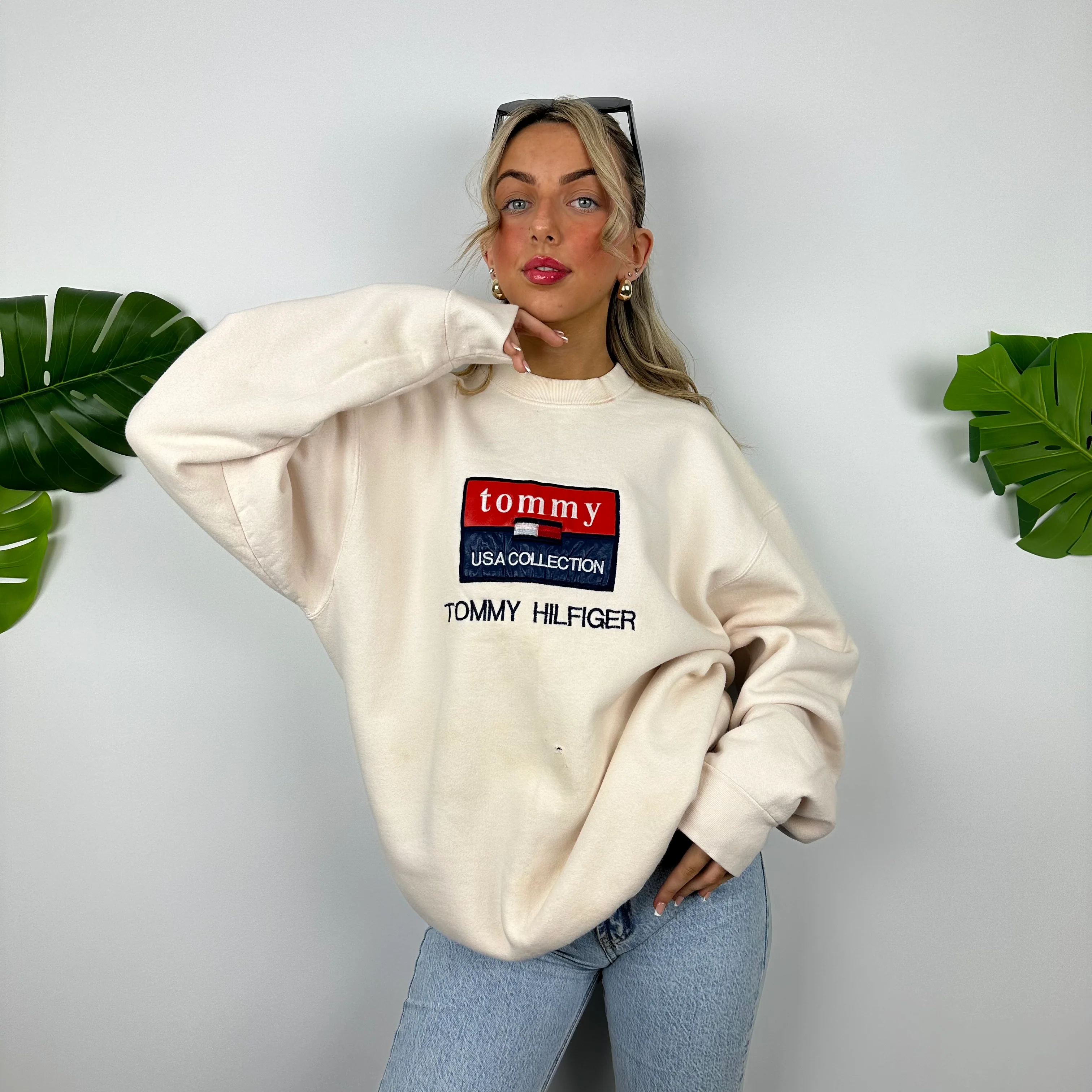 Tommy Hilfiger Cream Embroidered Spell Out Sweatshirt (XL)
