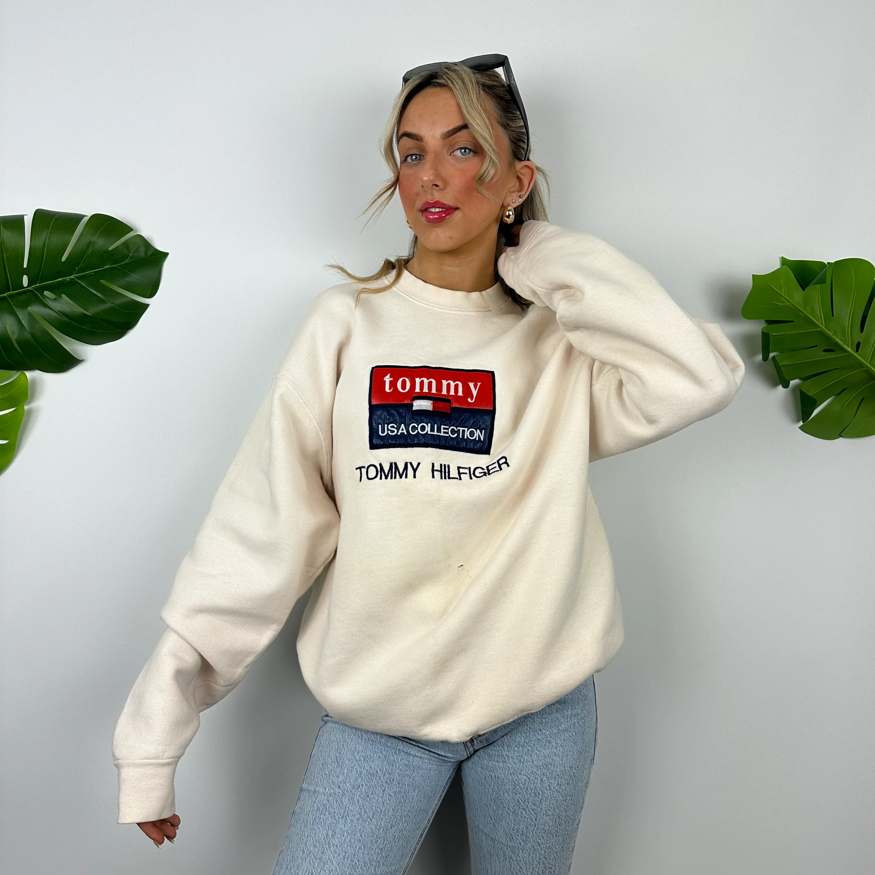 Tommy Hilfiger Cream Embroidered Spell Out Sweatshirt (XL) - Image 3