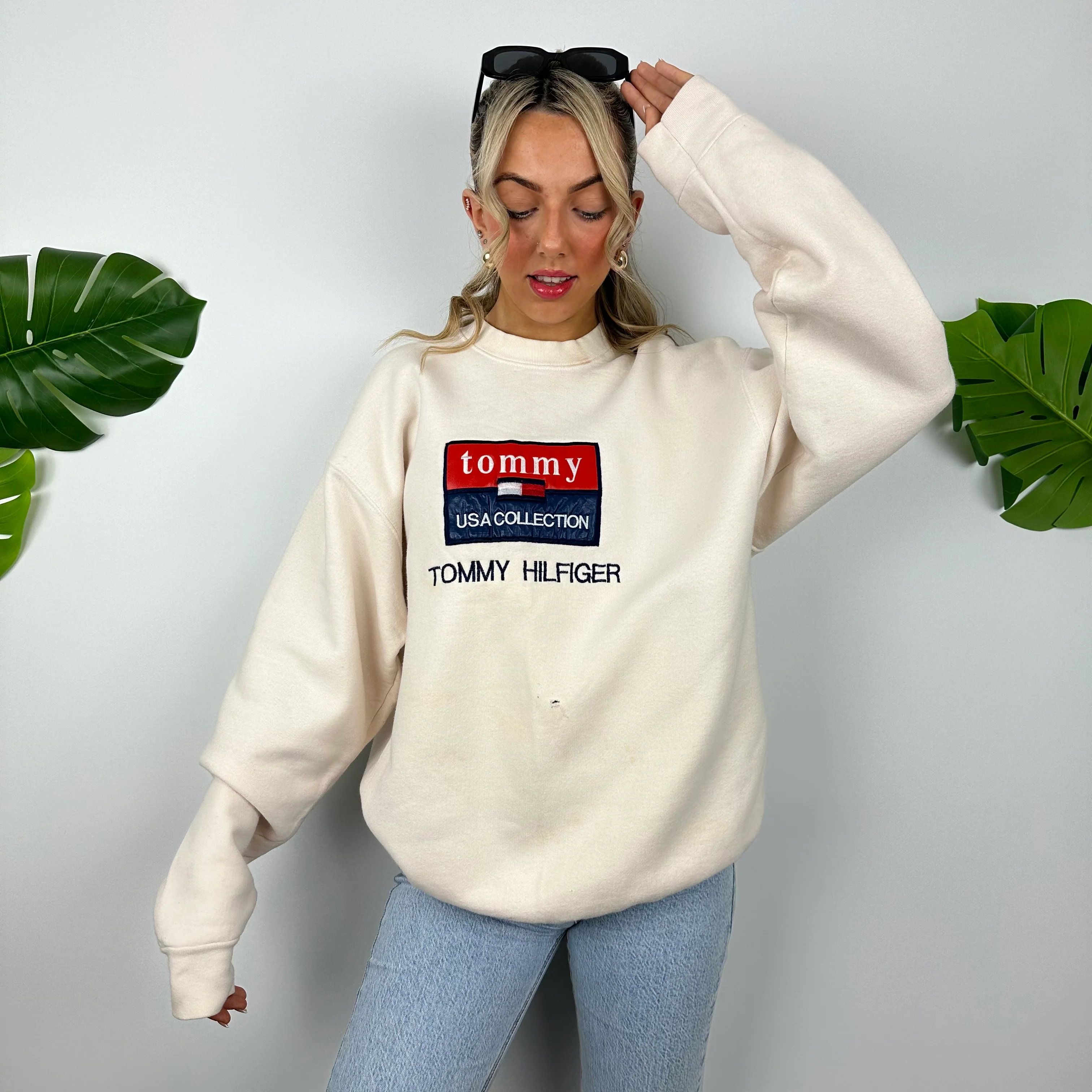 Tommy Hilfiger Cream Embroidered Spell Out Sweatshirt (XL) - Image 4
