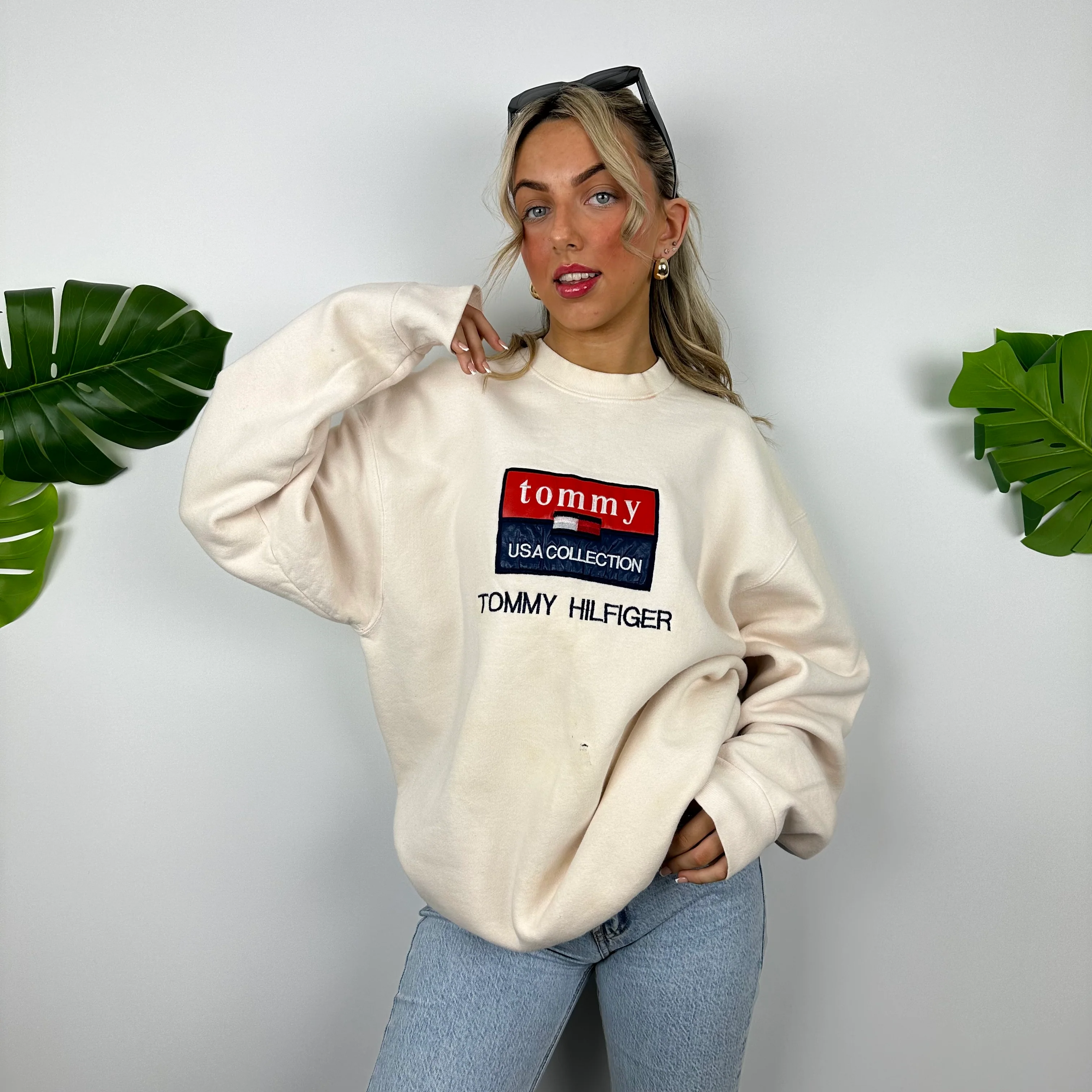 Tommy Hilfiger Cream Embroidered Spell Out Sweatshirt (XL) - Image 8