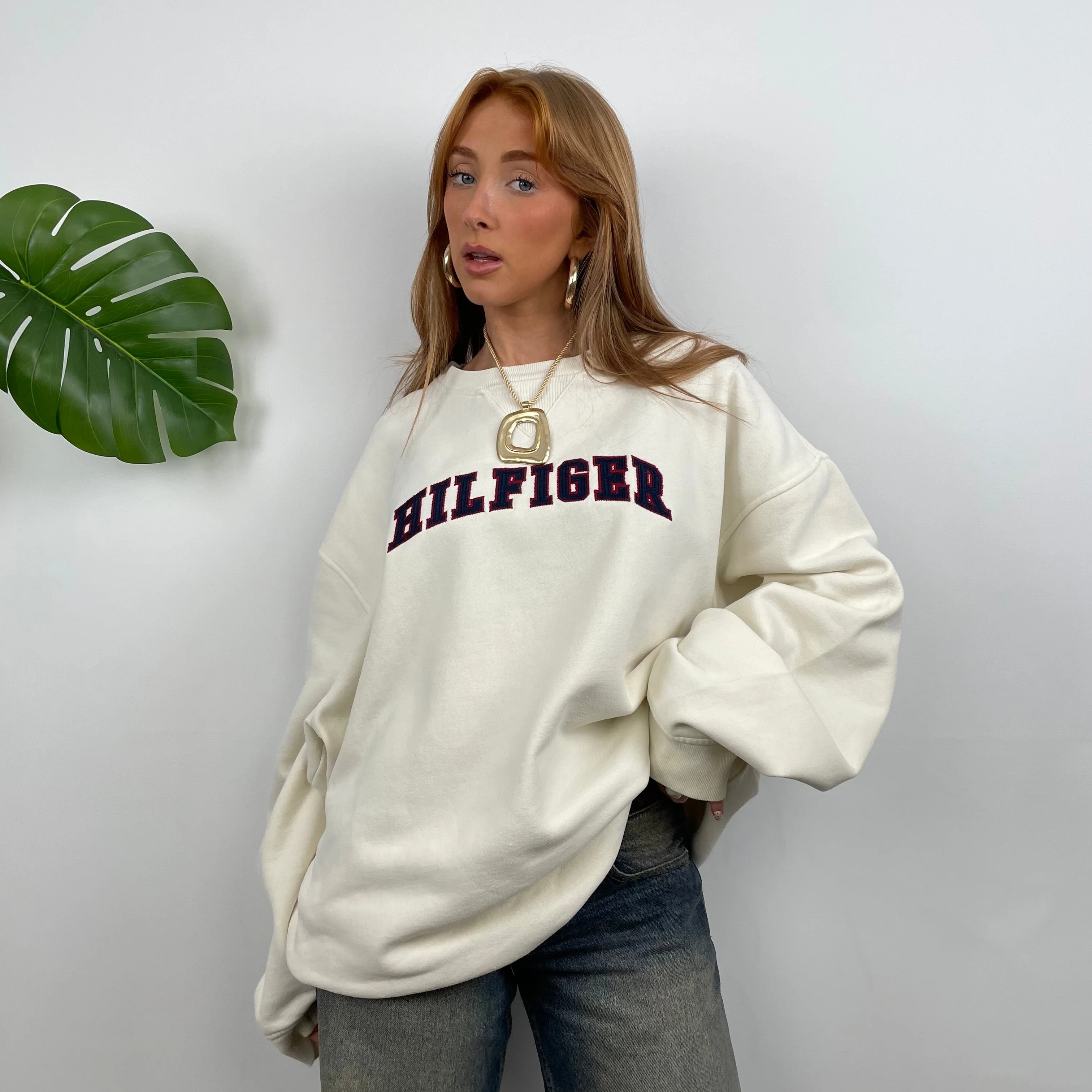 Tommy Hilfiger Cream Embroidered Spell Out Sweatshirt (L) - Image 4