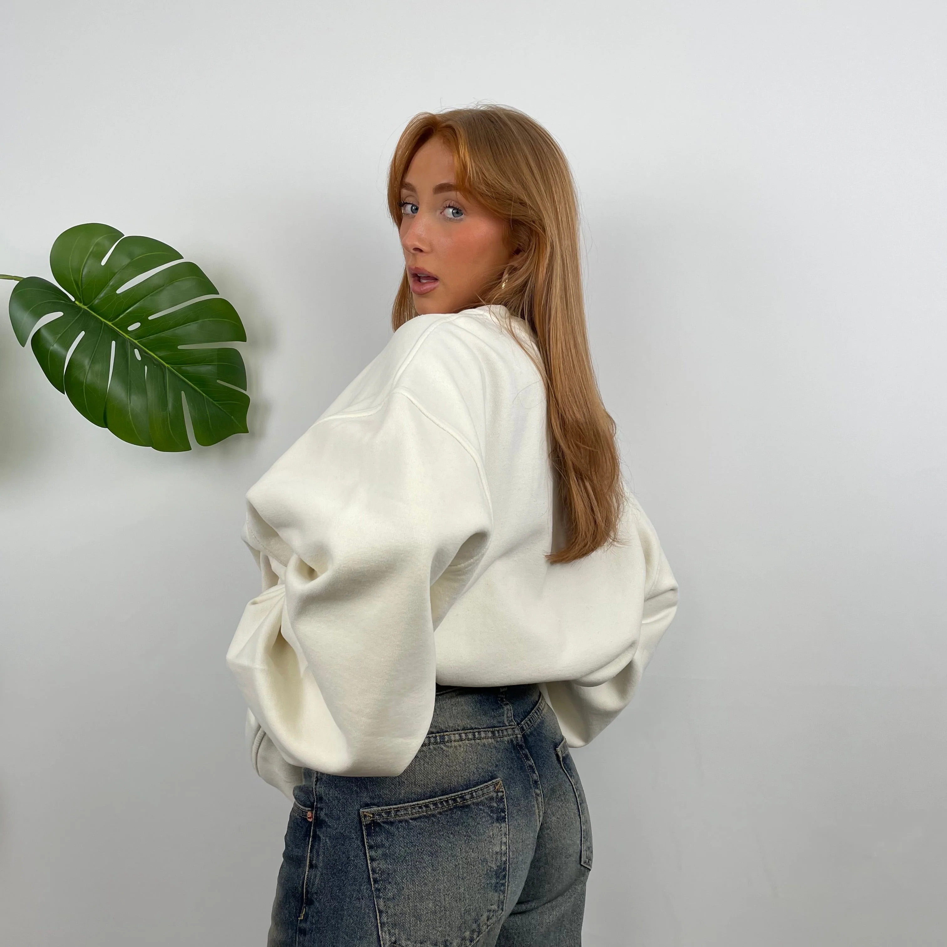Tommy Hilfiger Cream Embroidered Spell Out Sweatshirt (L) - Image 5