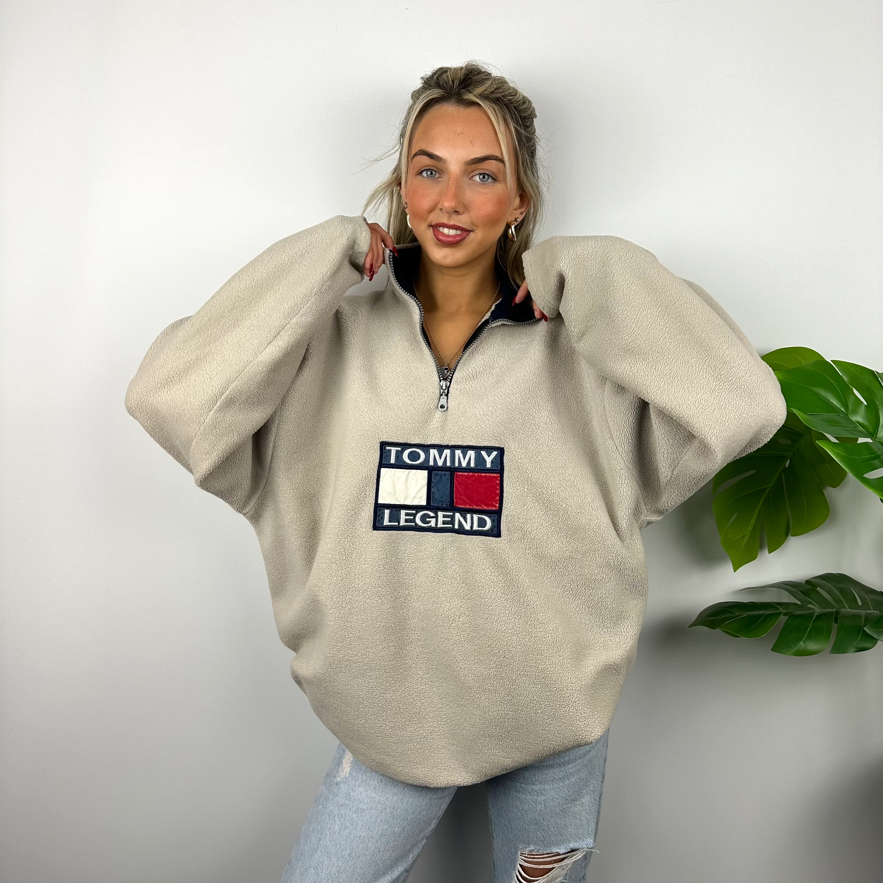Tommy Hilfiger RARE Beige Embroidered Spell Out Teddy Bear Fleece Quarter Zip Sweatshirt (L) - Image 4