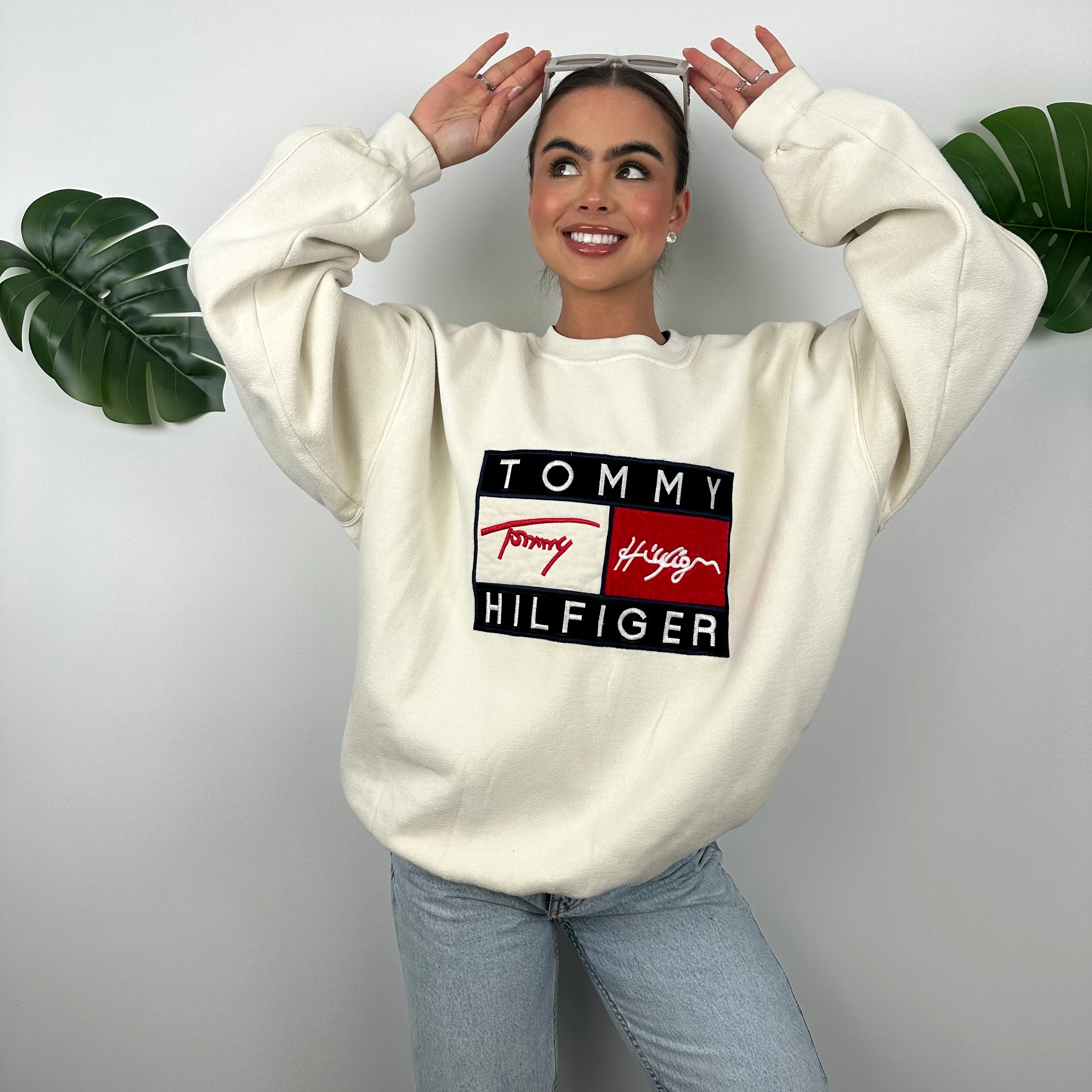 Tommy Hilfiger RARE Cream Embroidered Spell Out Sweatshirt (XL) - Image 5