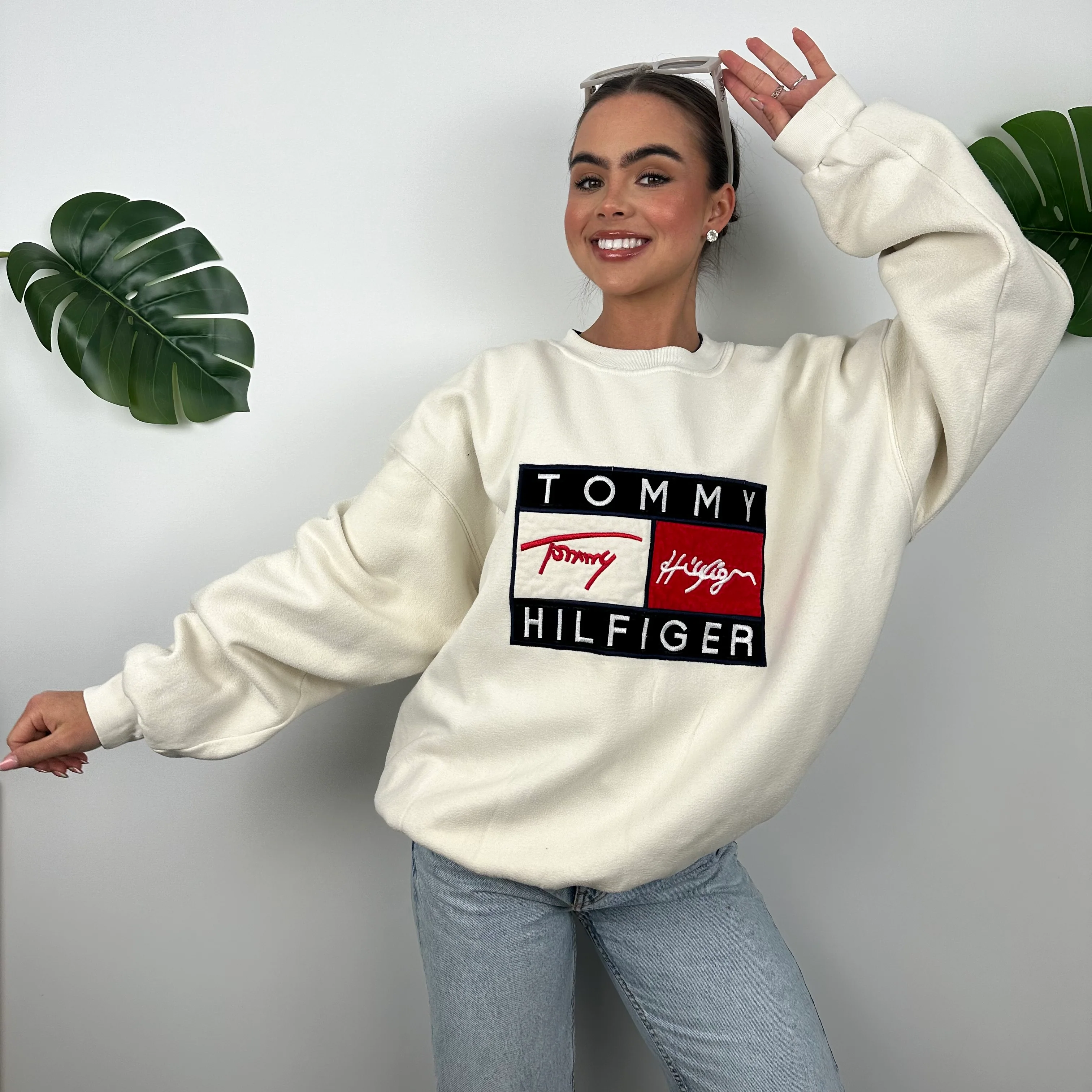 Tommy Hilfiger RARE Cream Embroidered Spell Out Sweatshirt (XL) - Image 6