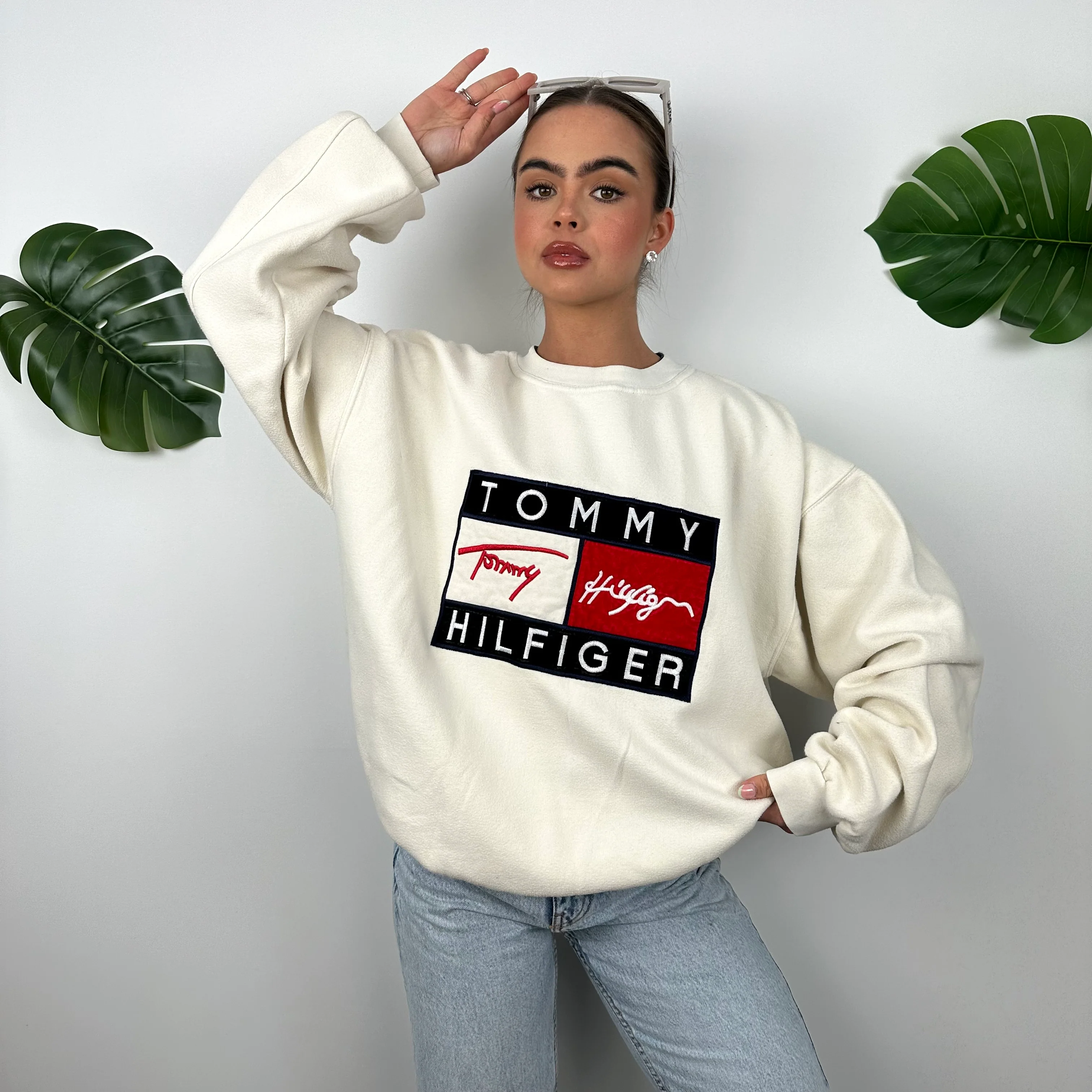 Tommy Hilfiger RARE Cream Embroidered Spell Out Sweatshirt (XL) - Image 7
