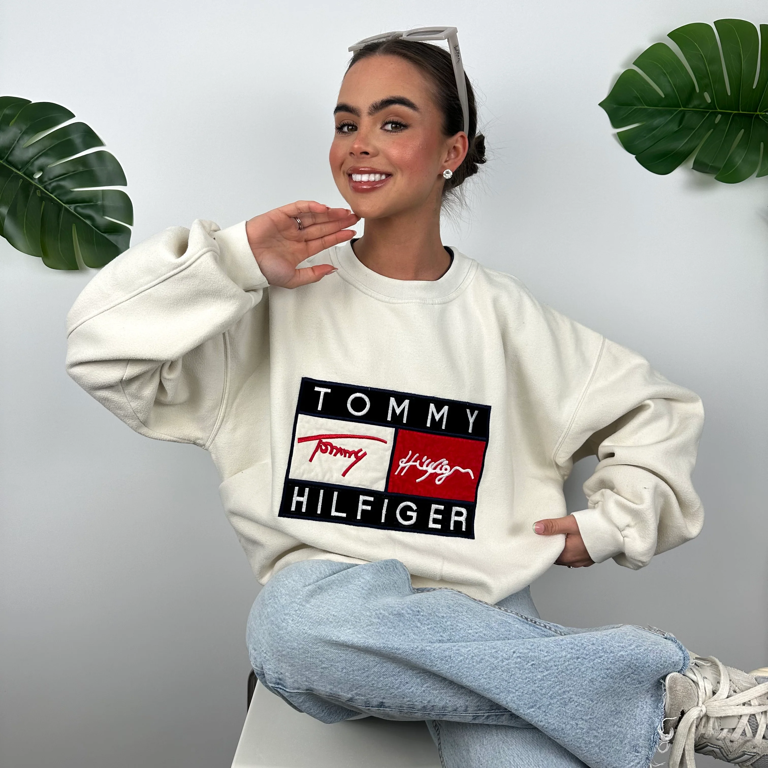 Tommy Hilfiger RARE Cream Embroidered Spell Out Sweatshirt (XL) - Image 9