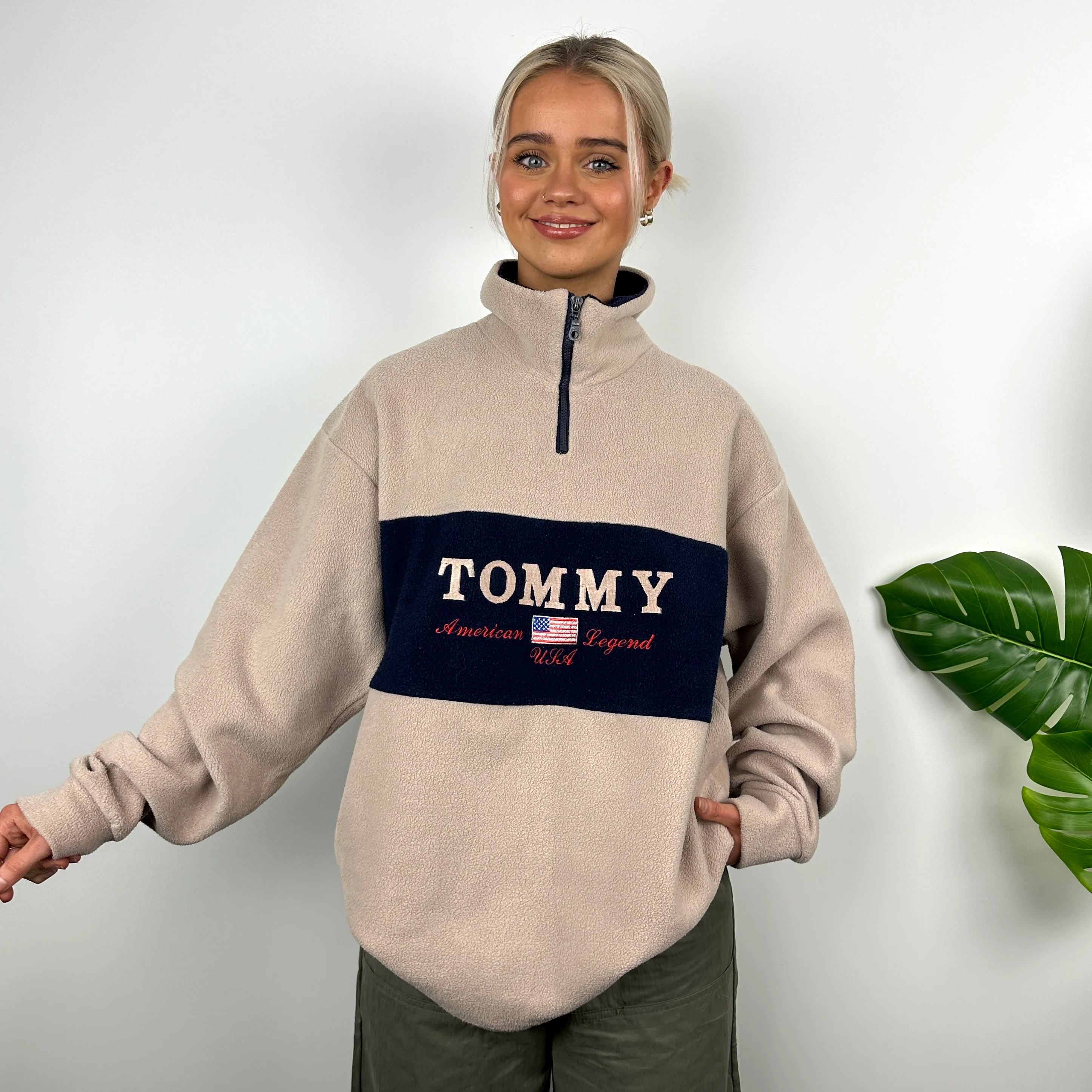 Tommy Hilfiger RARE Tan Brown Embroidered Spell Out Teddy Bear Fleece Quarter Zip Sweatshirt (L) - Image 2