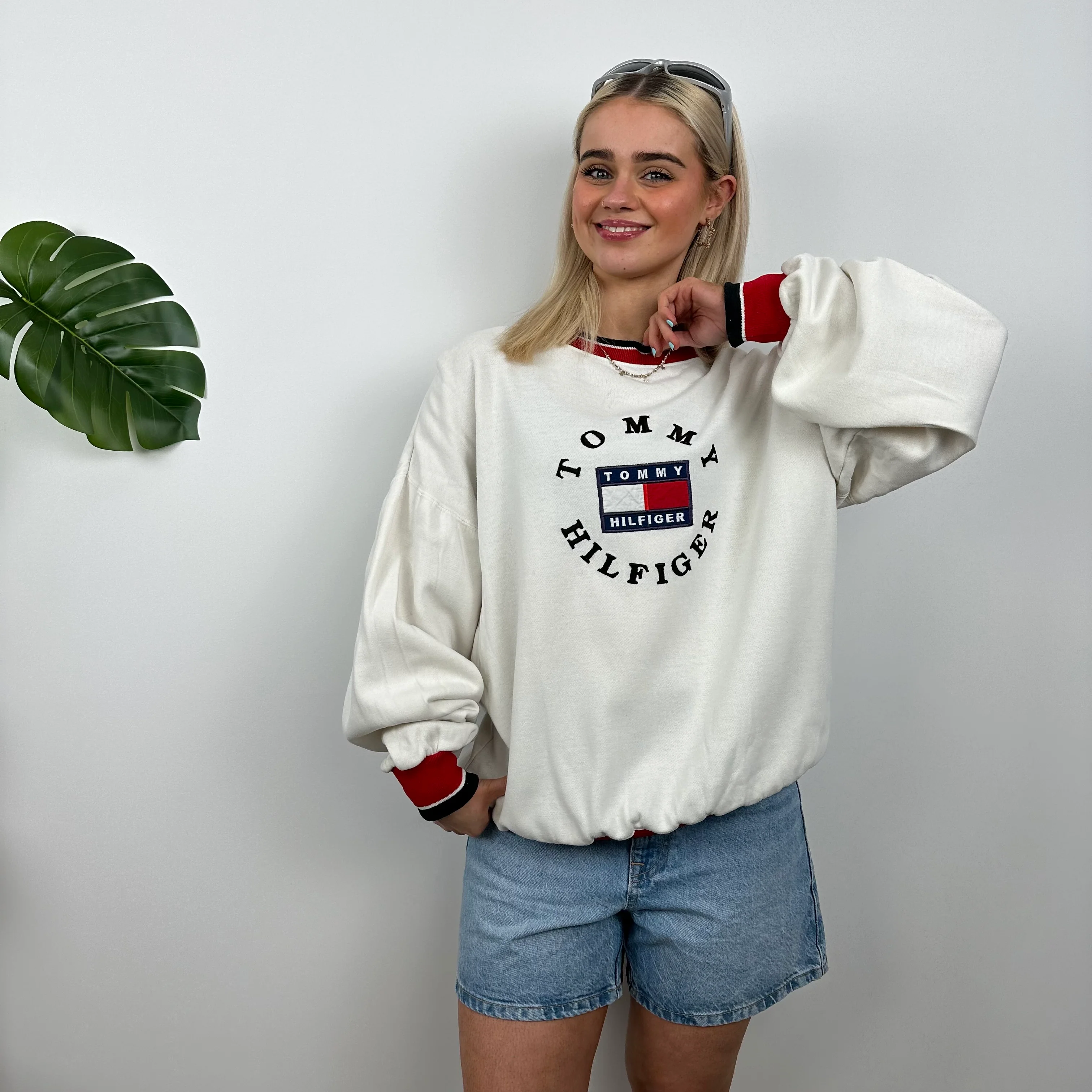 Tommy Hilfiger RARE White Embroidered Spell Out Sweatshirt (M) - Image 2